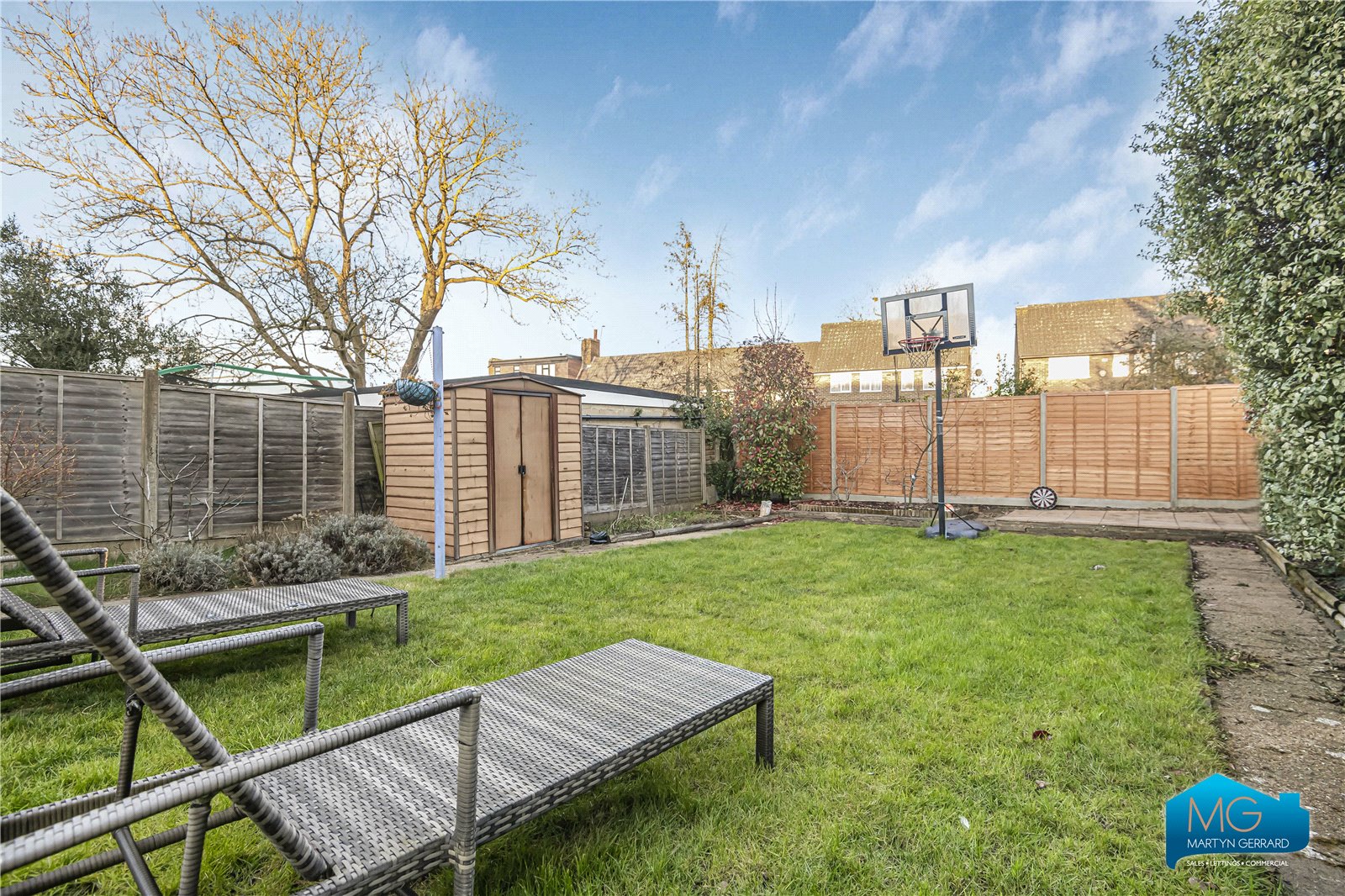 3 bedroom Semi-Detached House to rent - Martyn Gerrard