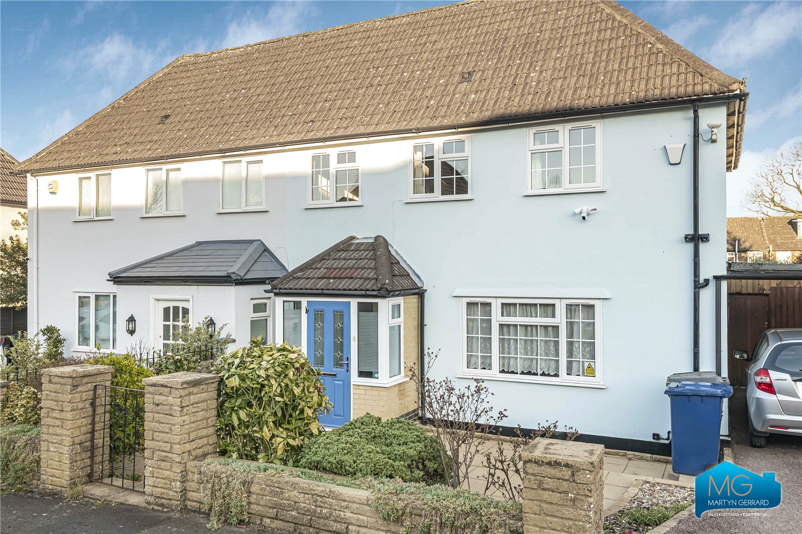 3 bedroom Semi-Detached House to rent - Martyn Gerrard