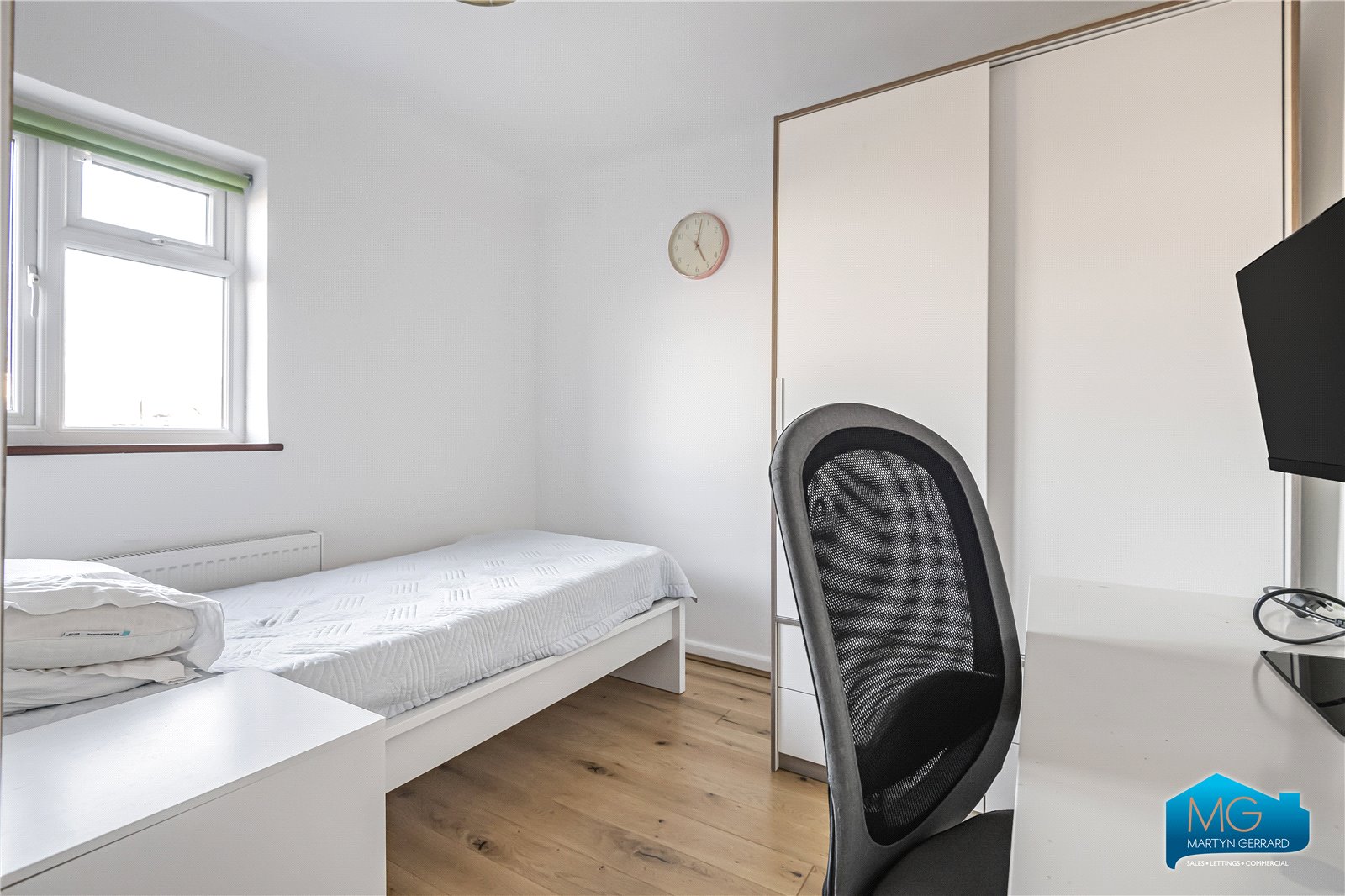 3 bedroom Semi-Detached House to rent - Martyn Gerrard