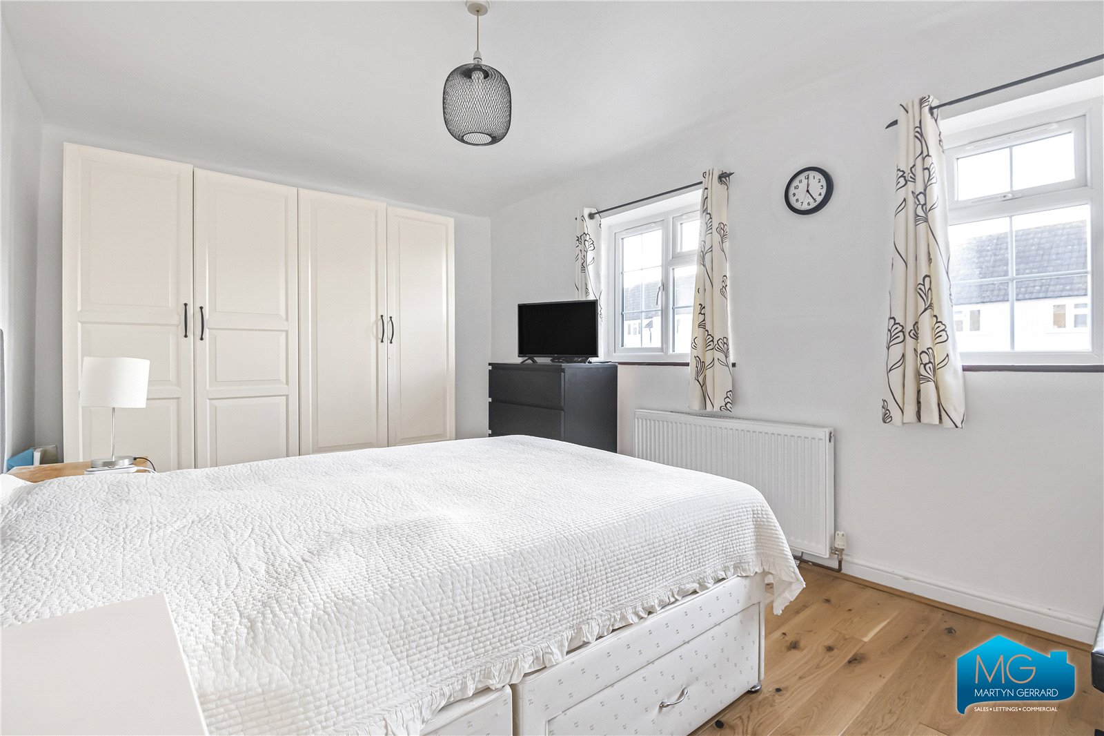 3 bedroom Semi-Detached House to rent - Martyn Gerrard