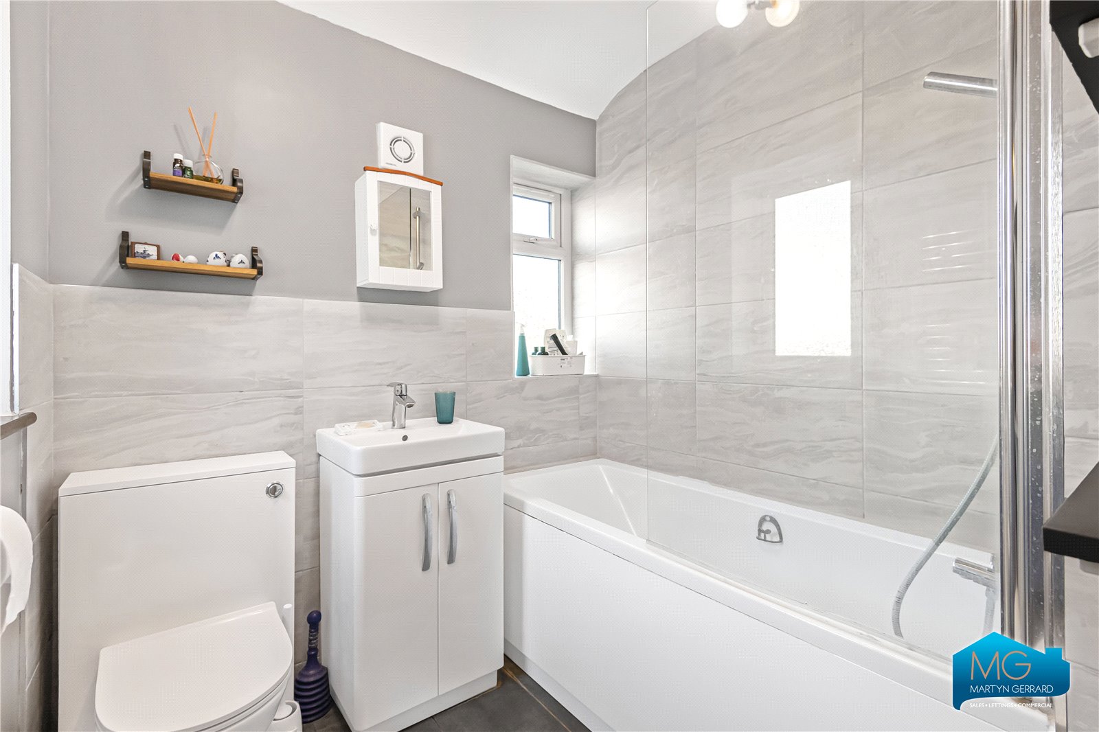 3 bedroom Semi-Detached House to rent - Martyn Gerrard