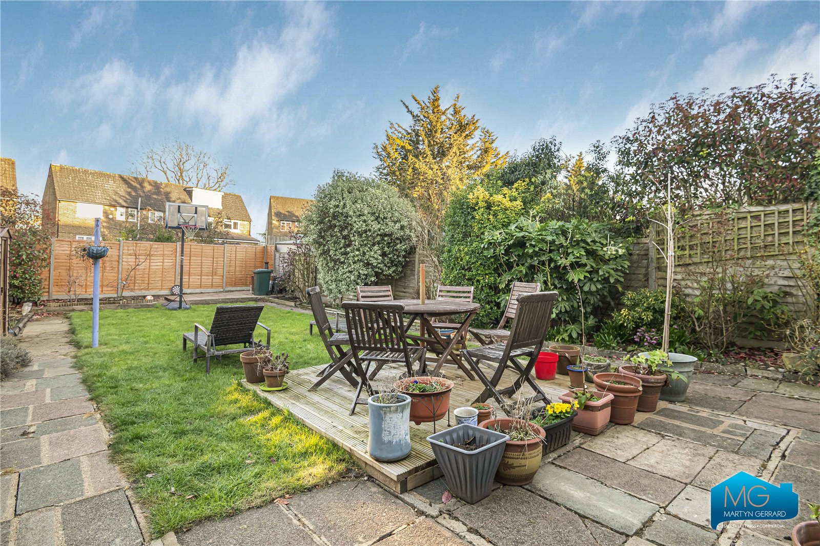 3 bedroom Semi-Detached House to rent - Martyn Gerrard