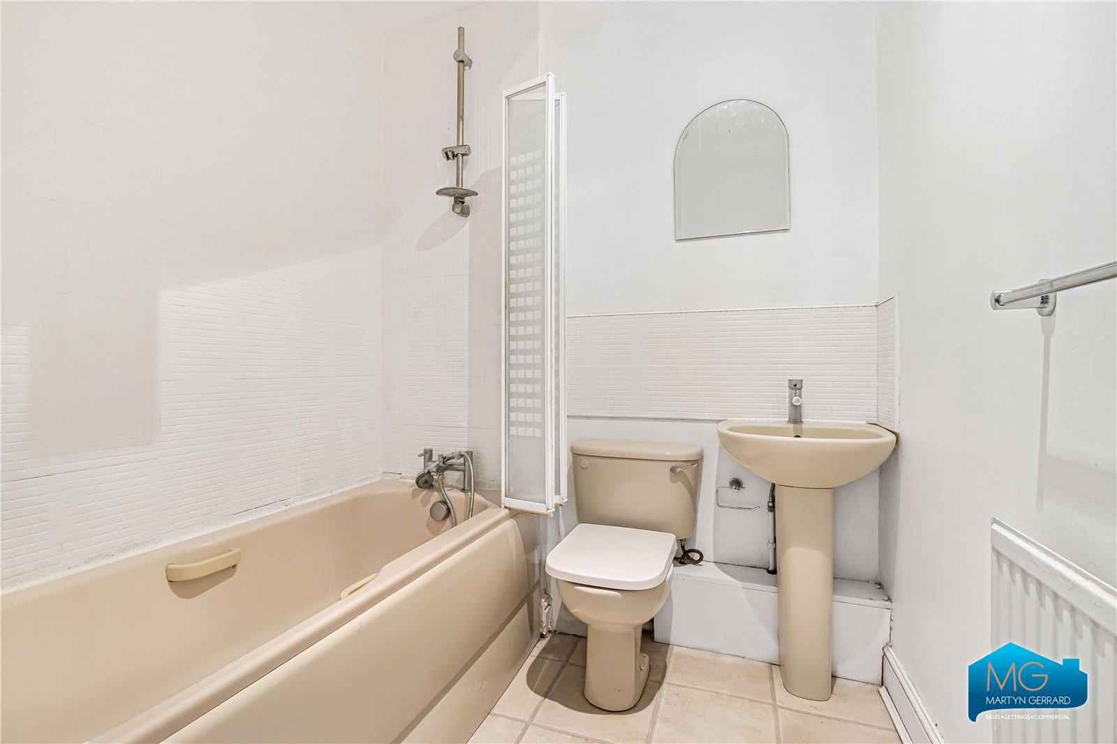 1 bedroom Ground Floor Flat to rent - Martyn Gerrard