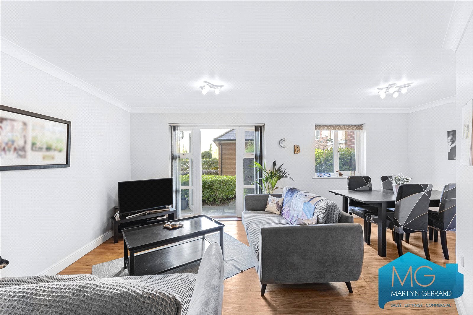 Glebelands Close, North Finchley, London, N12+ - Martyn Gerrard