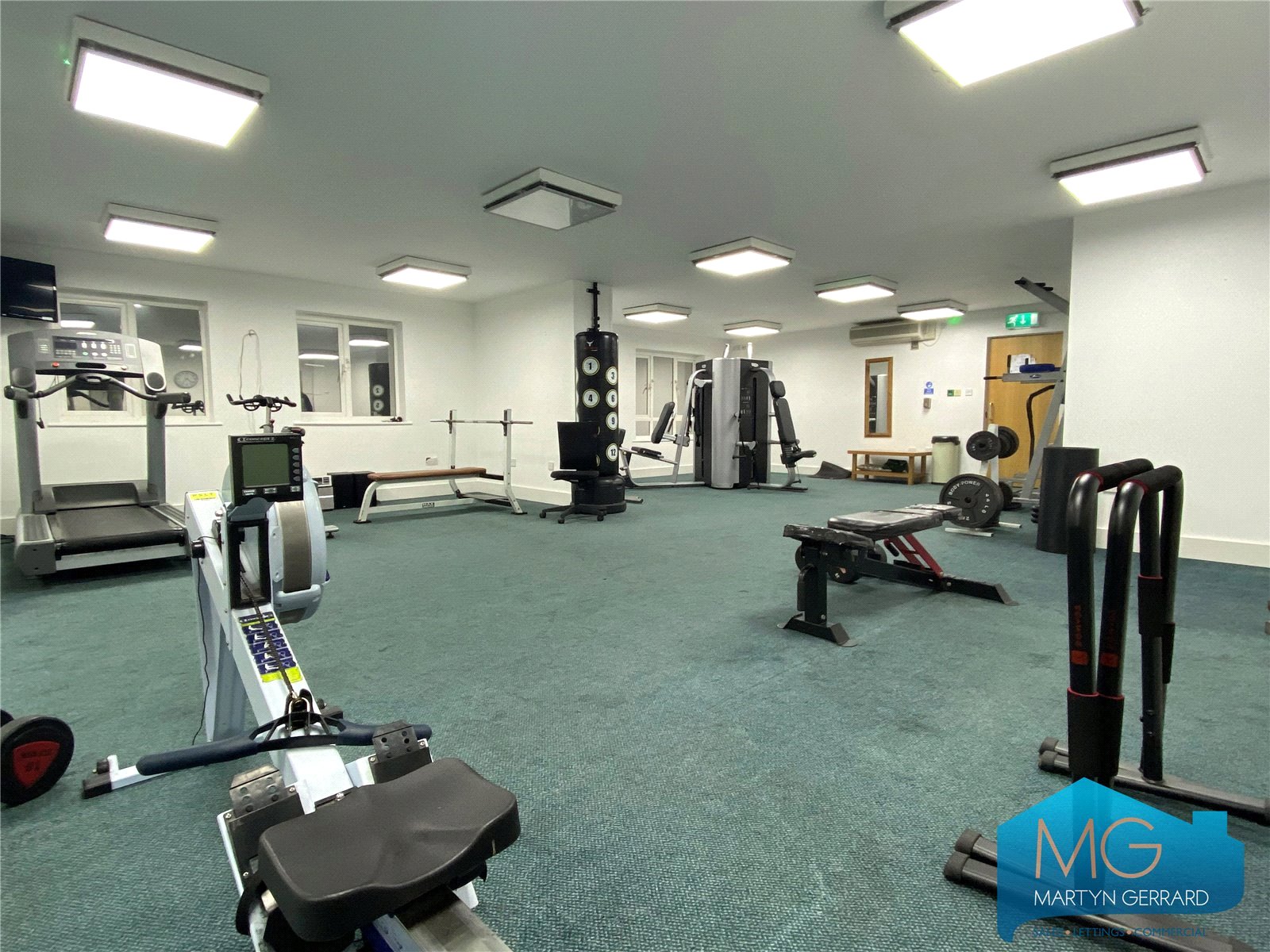 2 bedroom Ground Floor Flat to rent - Martyn Gerrard
