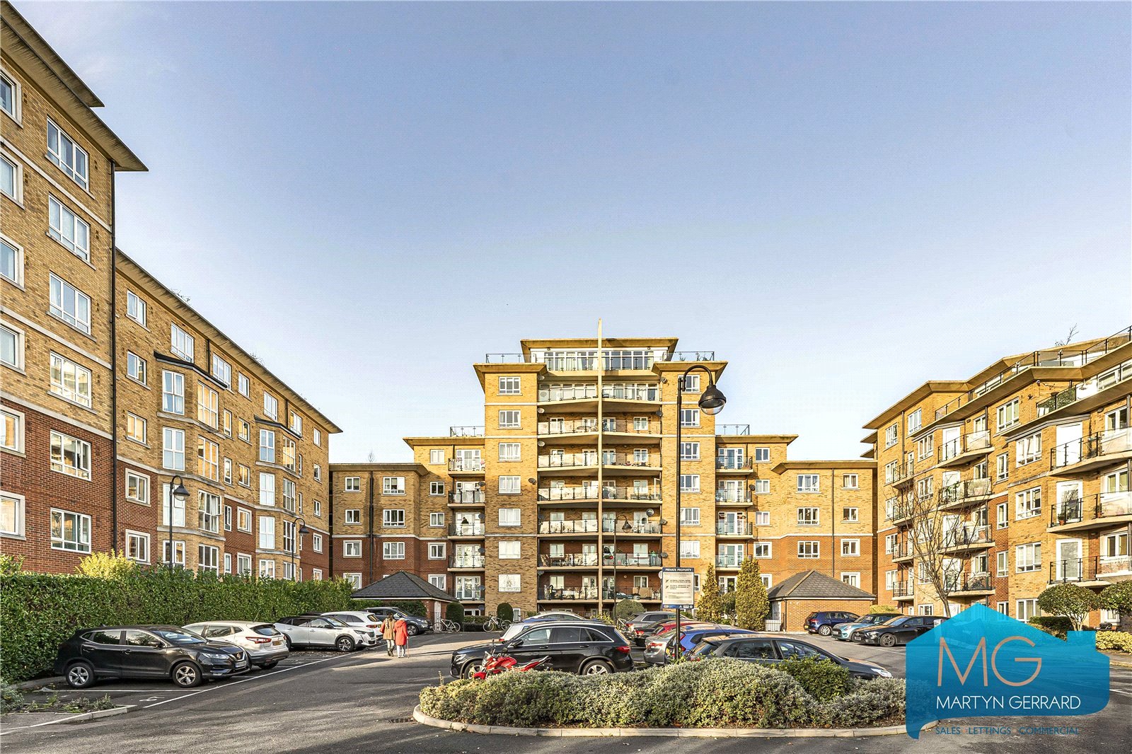 Glebelands Close, North Finchley, London, N12+ - Martyn Gerrard