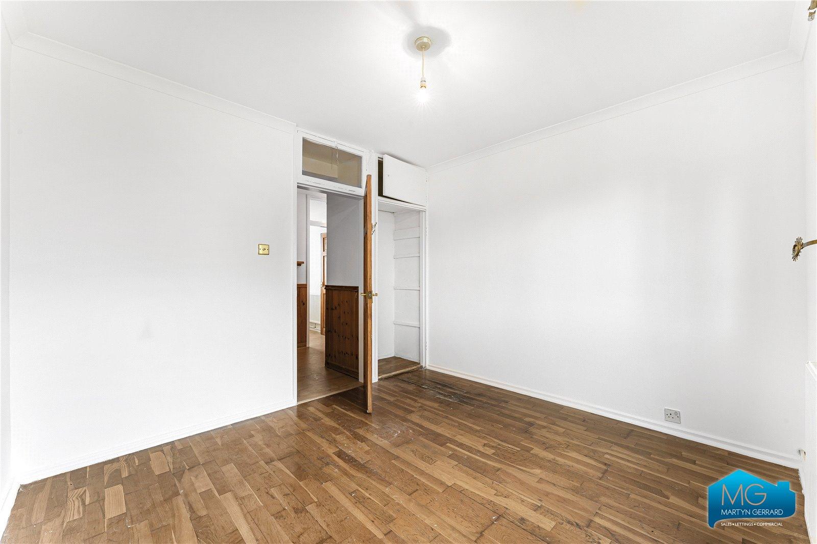 2 bedroom Apartment to rent - Martyn Gerrard