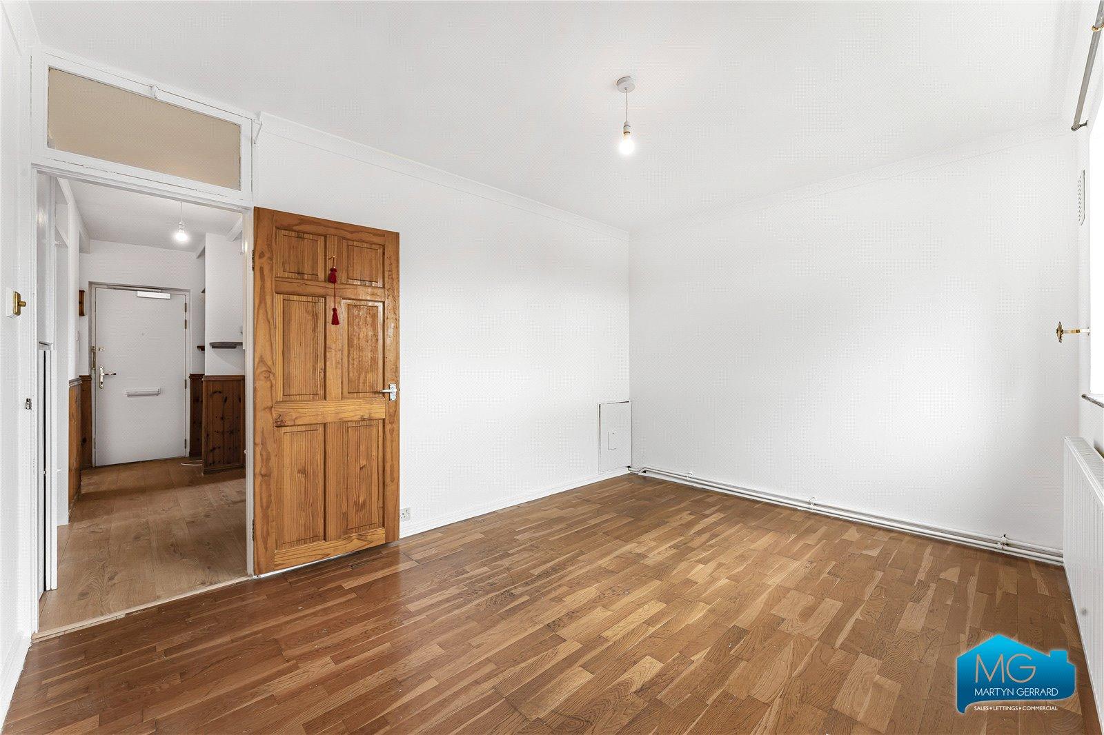 2 bedroom Apartment to rent - Martyn Gerrard