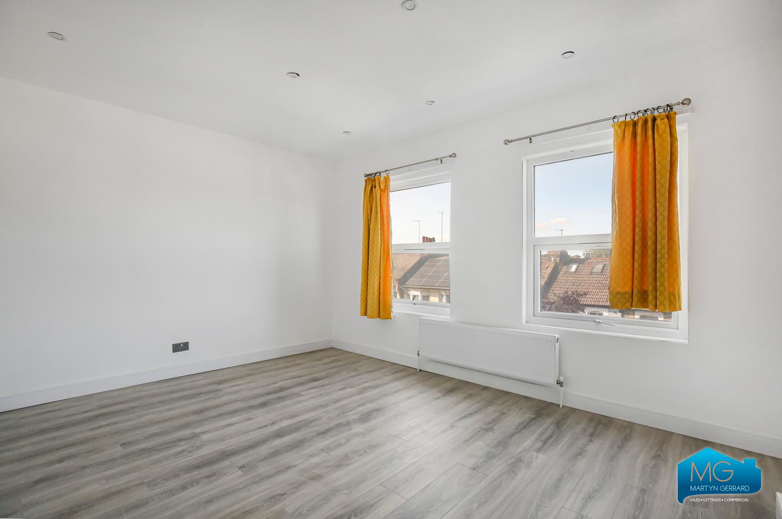 4 bedroom Terraced House to rent - Martyn Gerrard