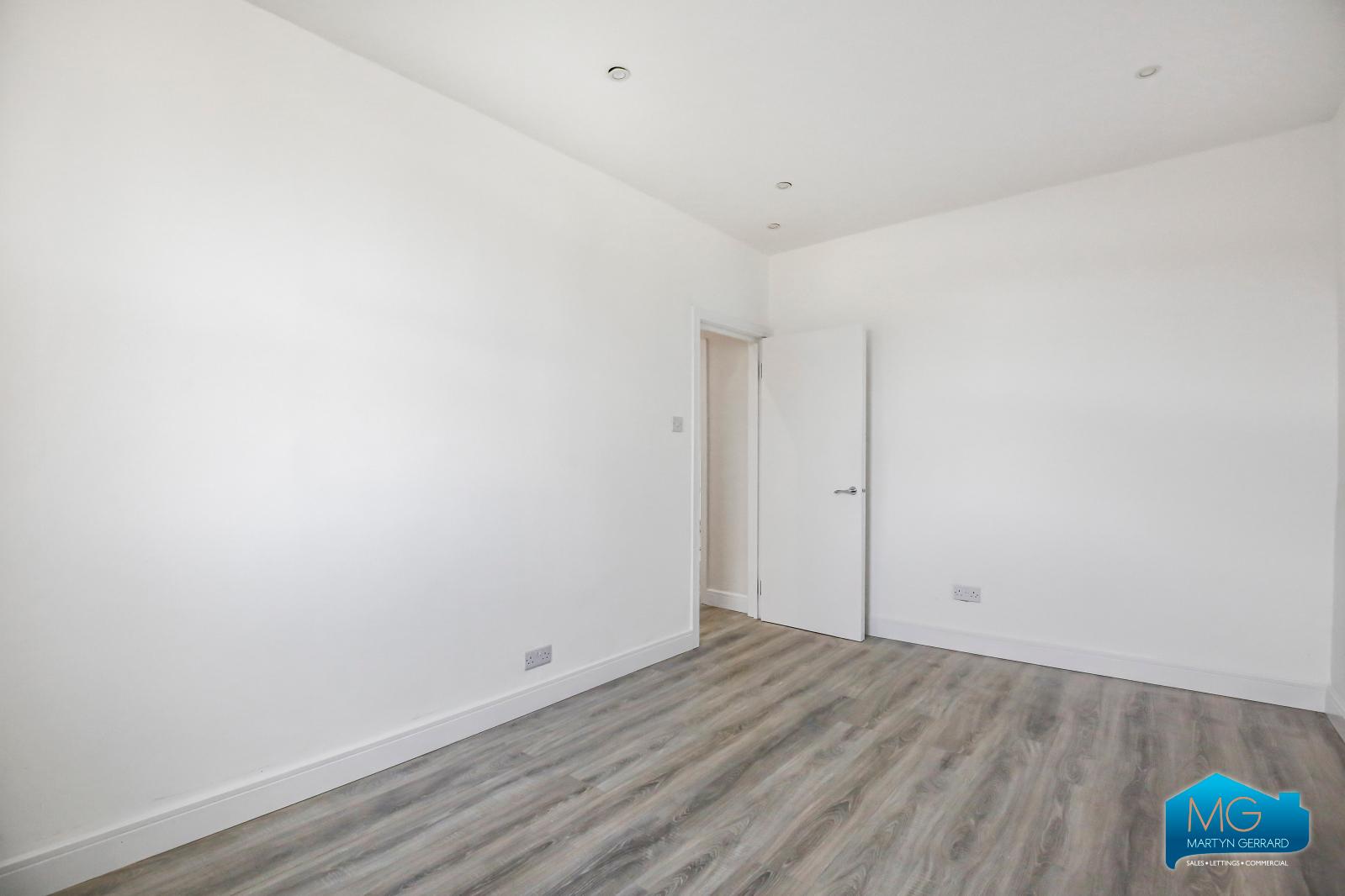 4 bedroom Terraced House to rent - Martyn Gerrard