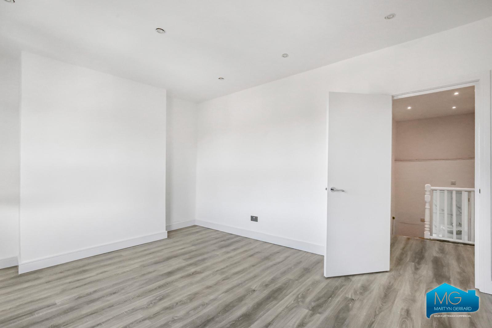 4 bedroom Terraced House to rent - Martyn Gerrard