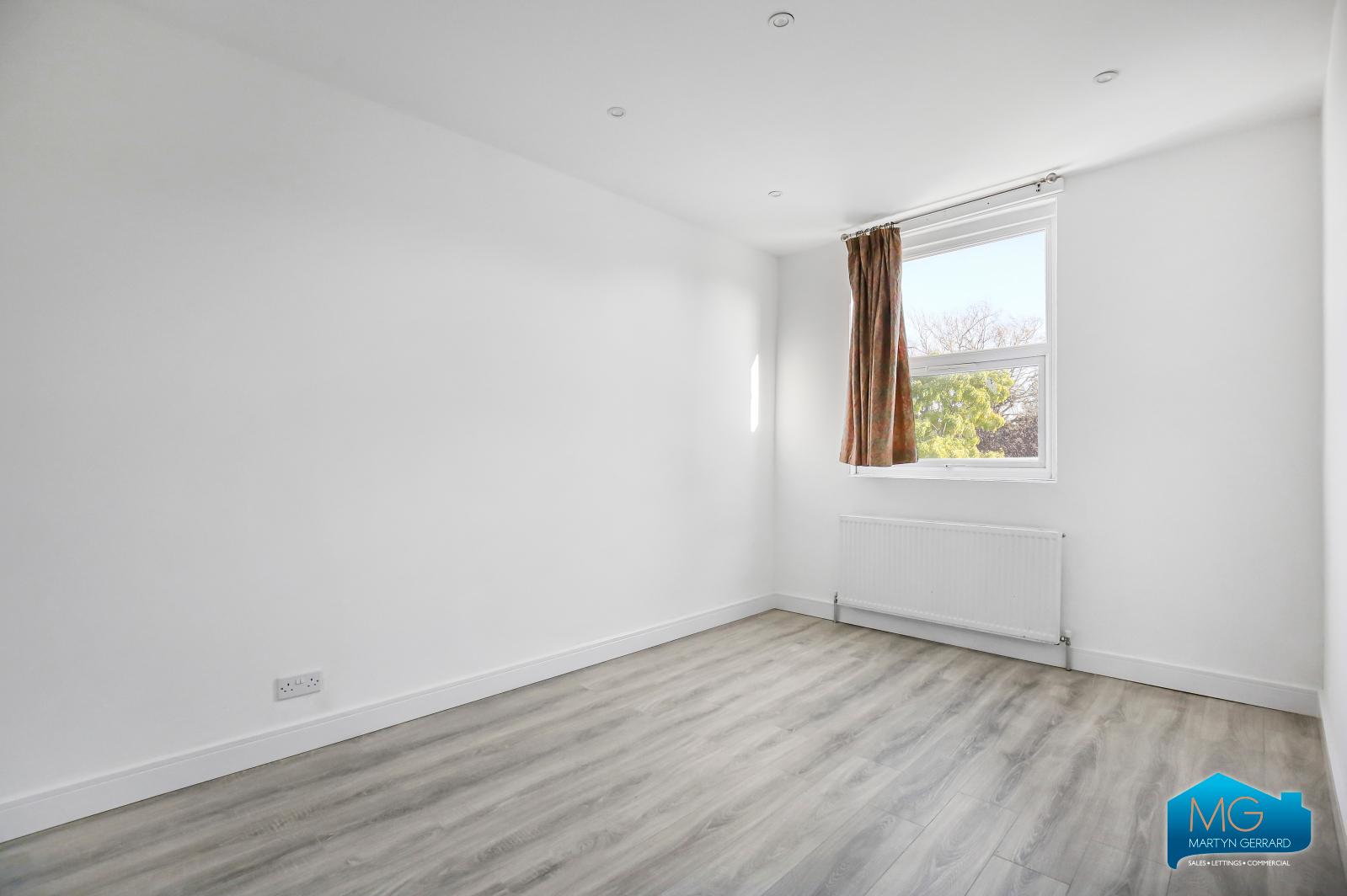 4 bedroom Terraced House to rent - Martyn Gerrard