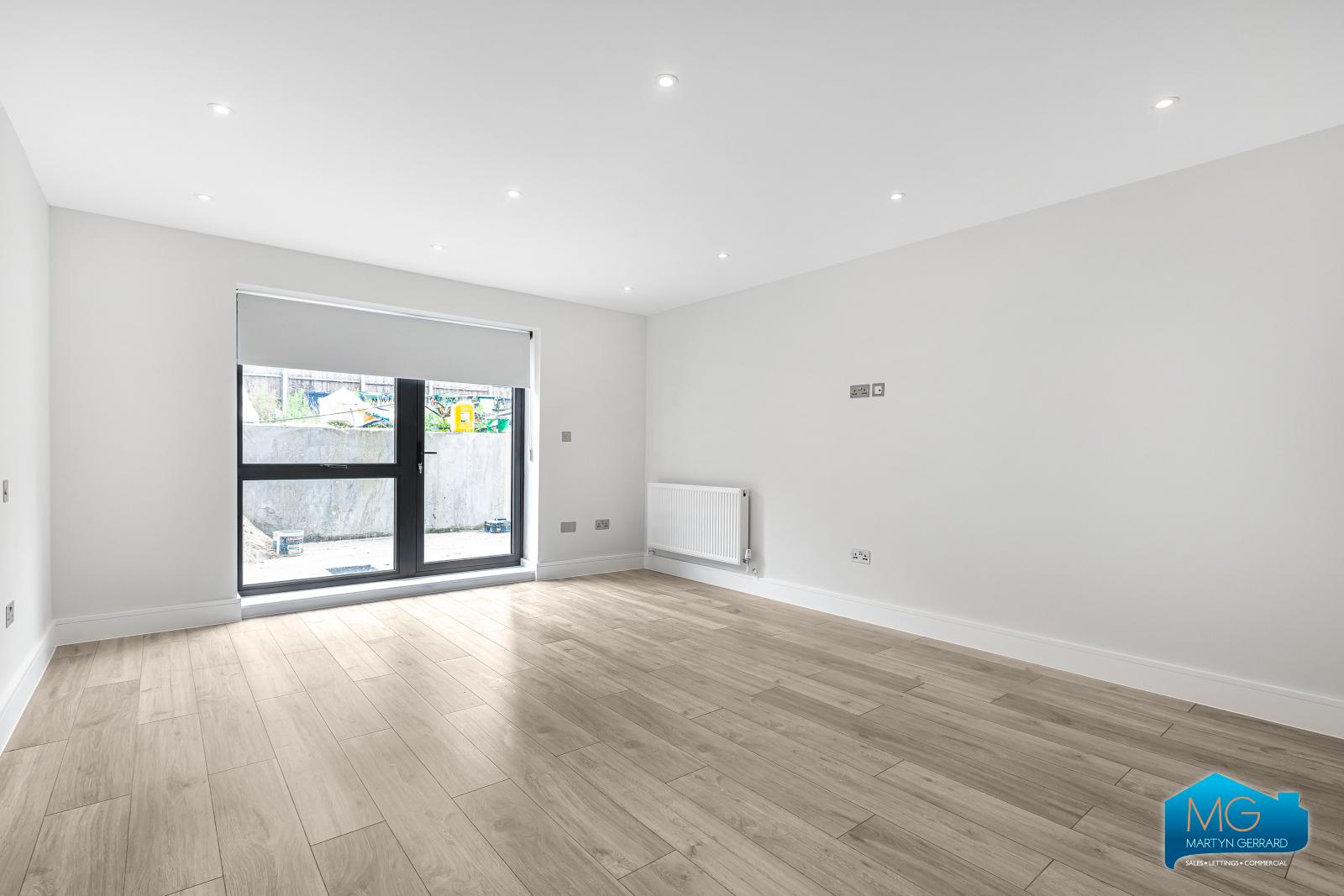 1 bedroom Ground Floor Flat to rent - Martyn Gerrard