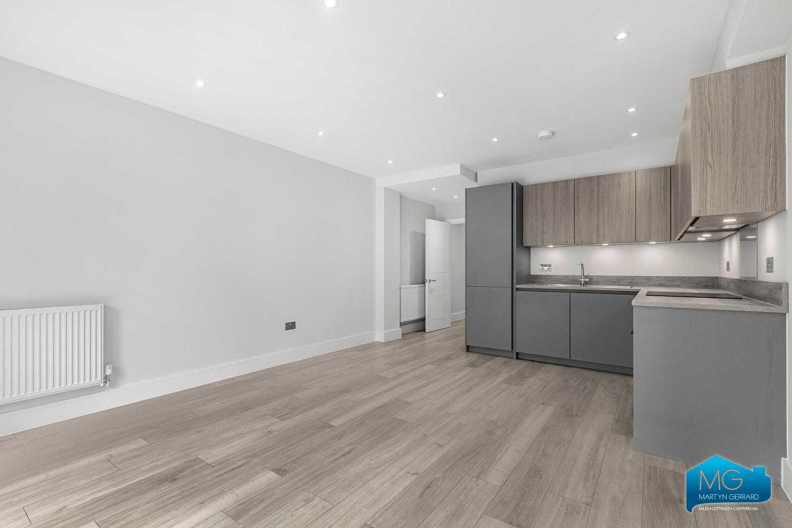 1 bedroom Ground Floor Flat to rent - Martyn Gerrard