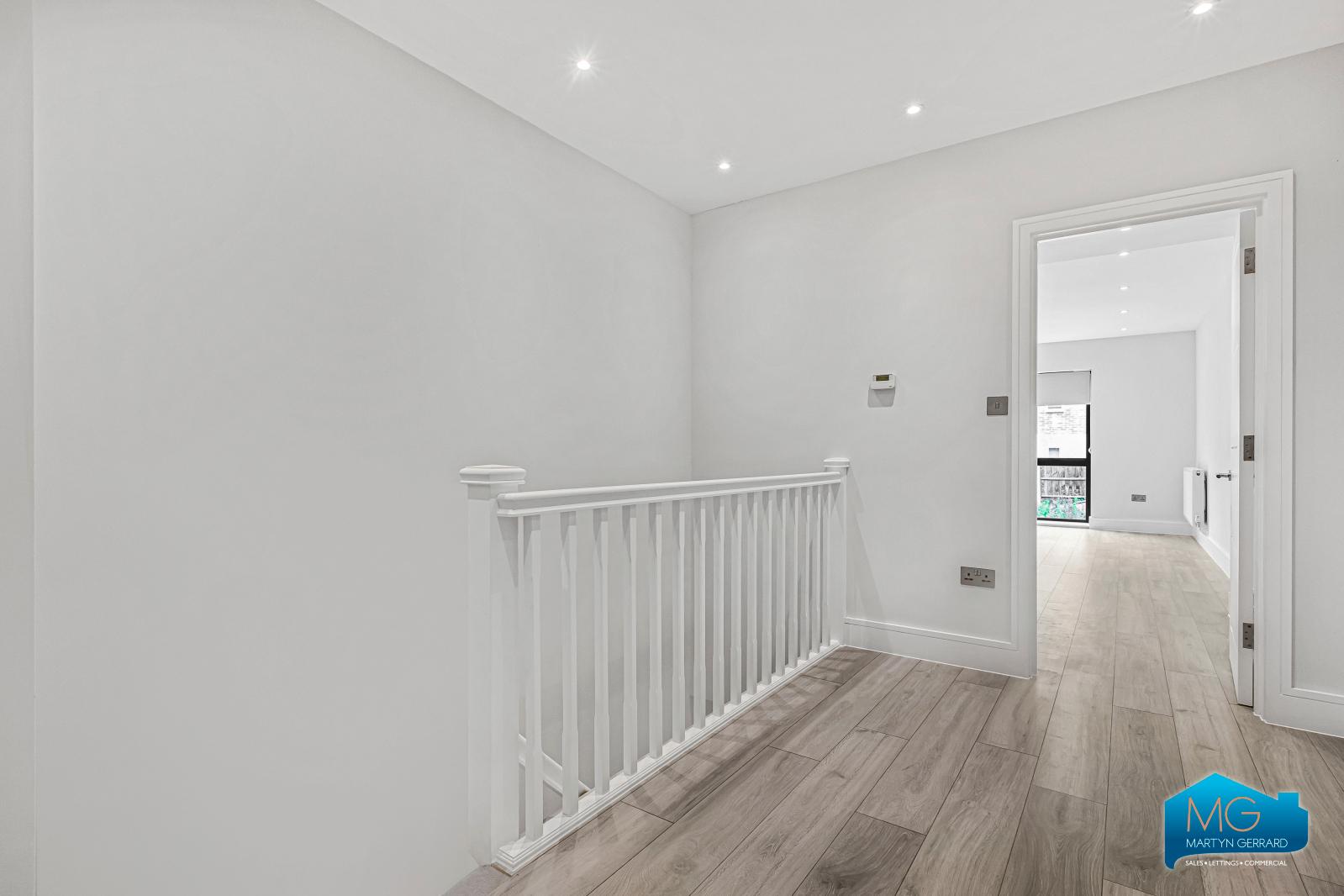 1 bedroom Ground Floor Flat to rent - Martyn Gerrard