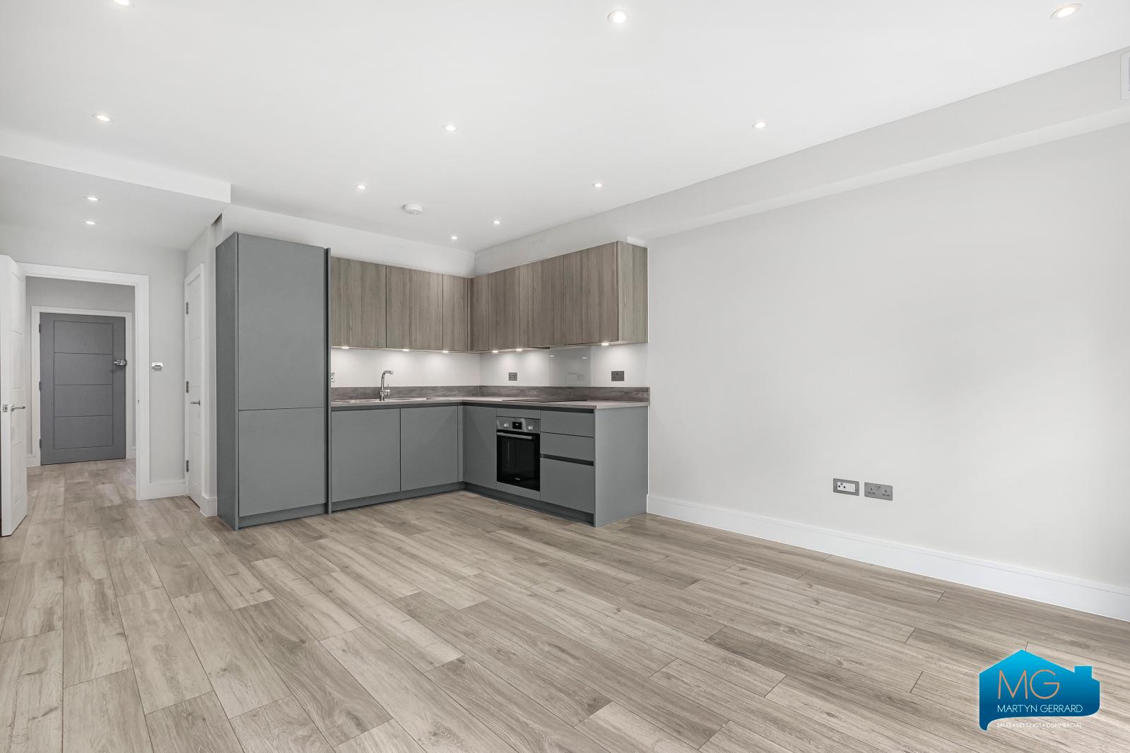 1 bedroom Ground Floor Flat to rent - Martyn Gerrard