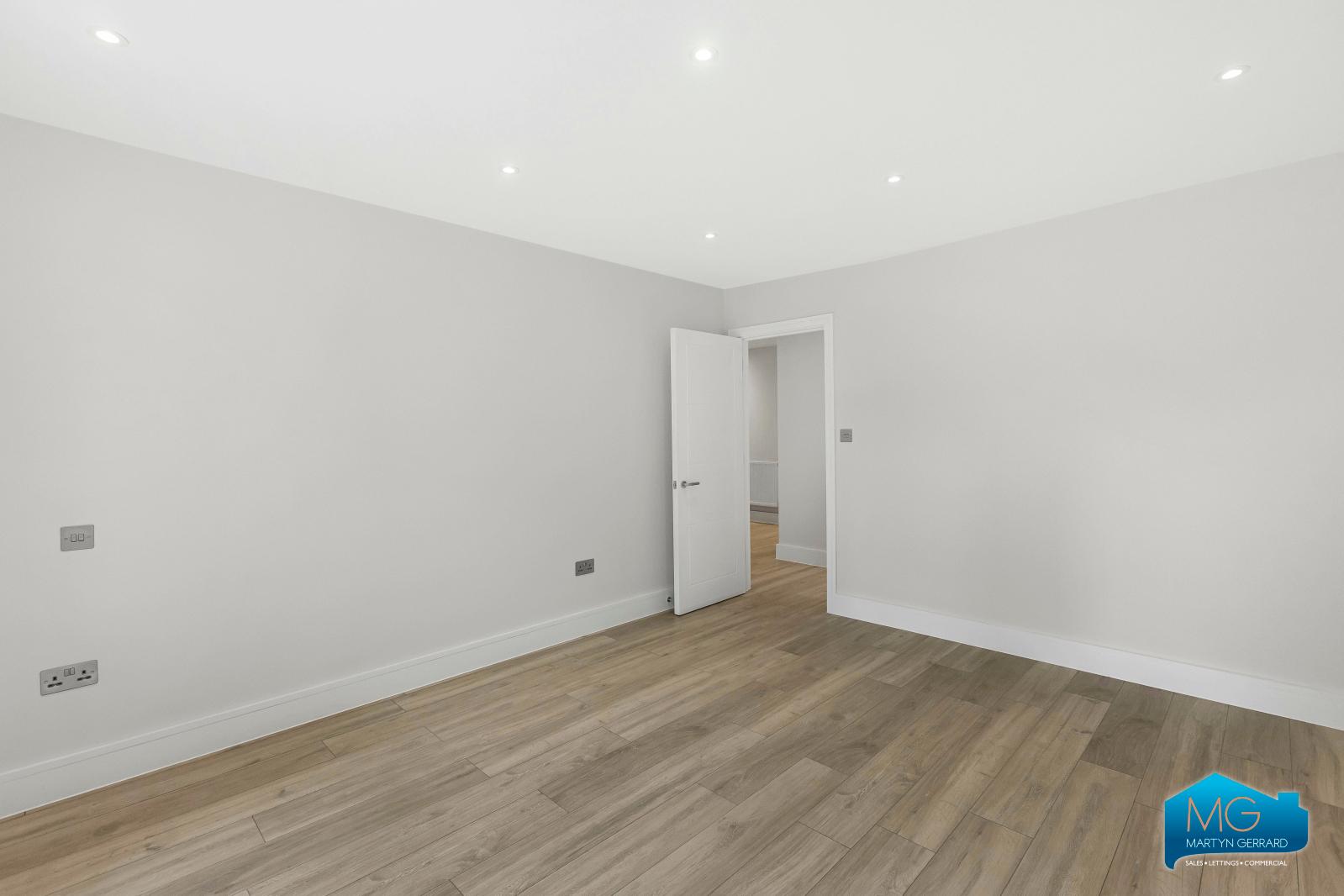 3 bedroom Ground Floor Flat to rent - Martyn Gerrard