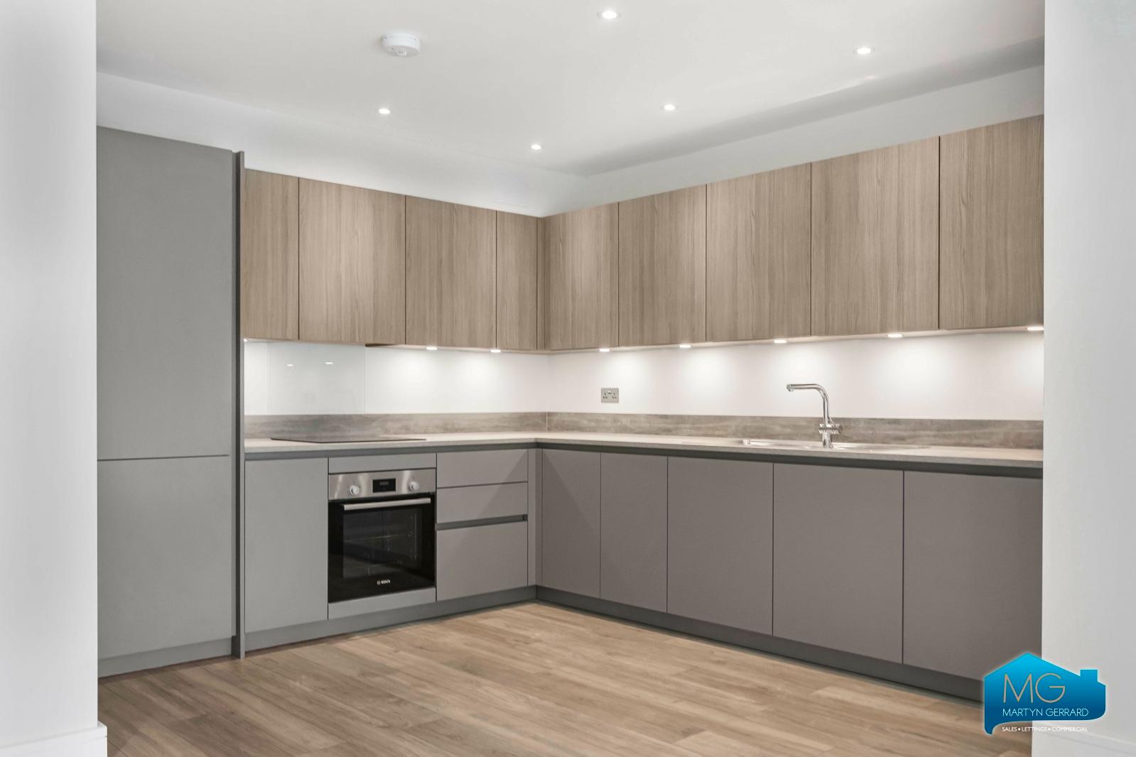 3 bedroom Ground Floor Flat to rent - Martyn Gerrard