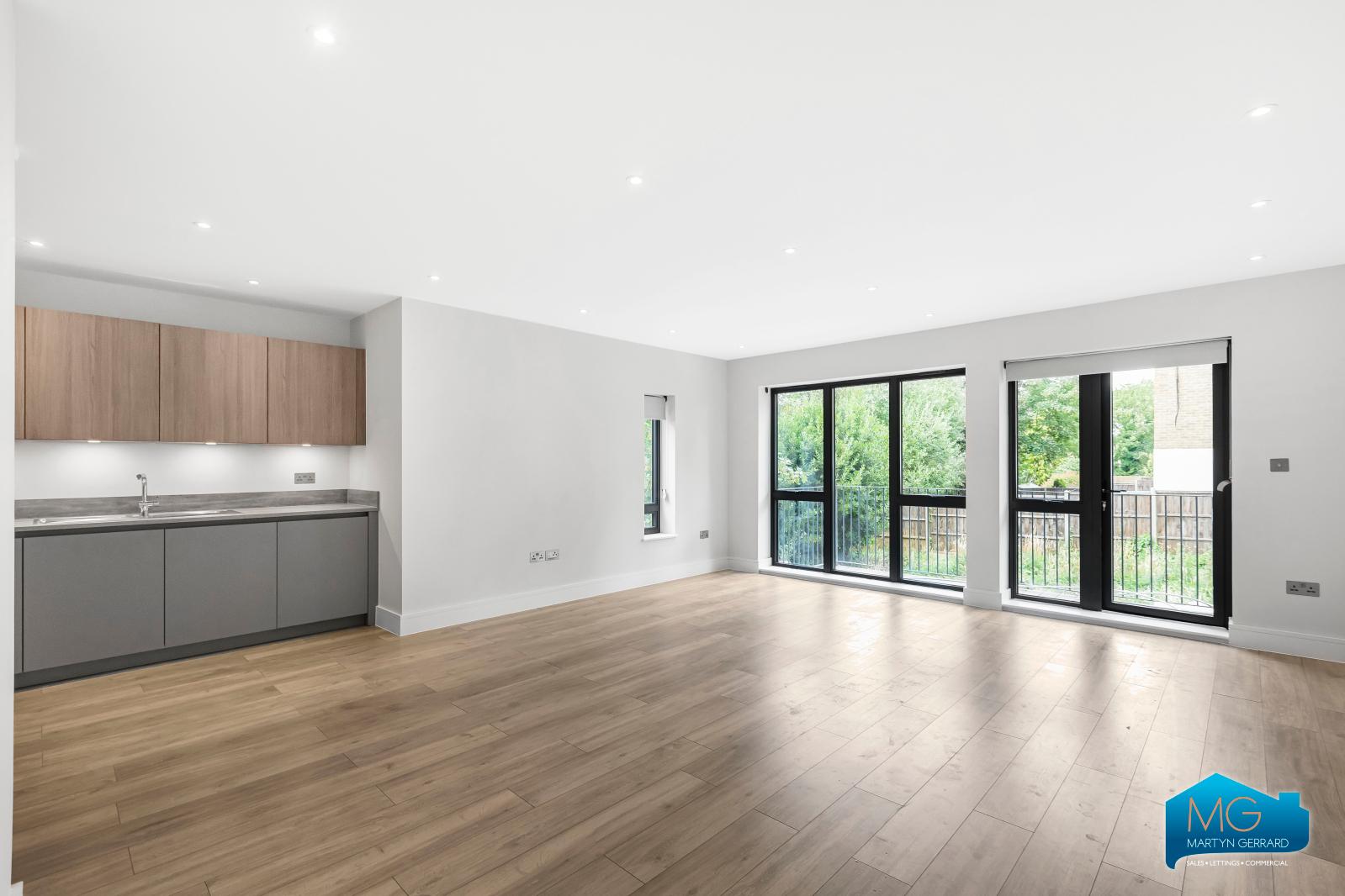 3 bedroom Ground Floor Flat to rent - Martyn Gerrard