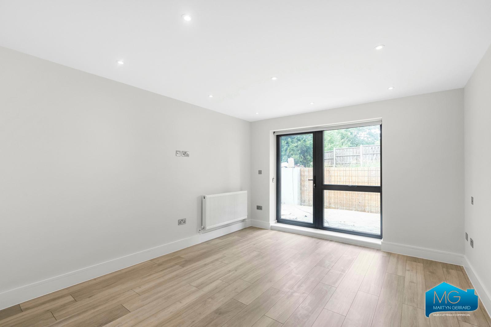 3 bedroom Ground Floor Flat to rent - Martyn Gerrard
