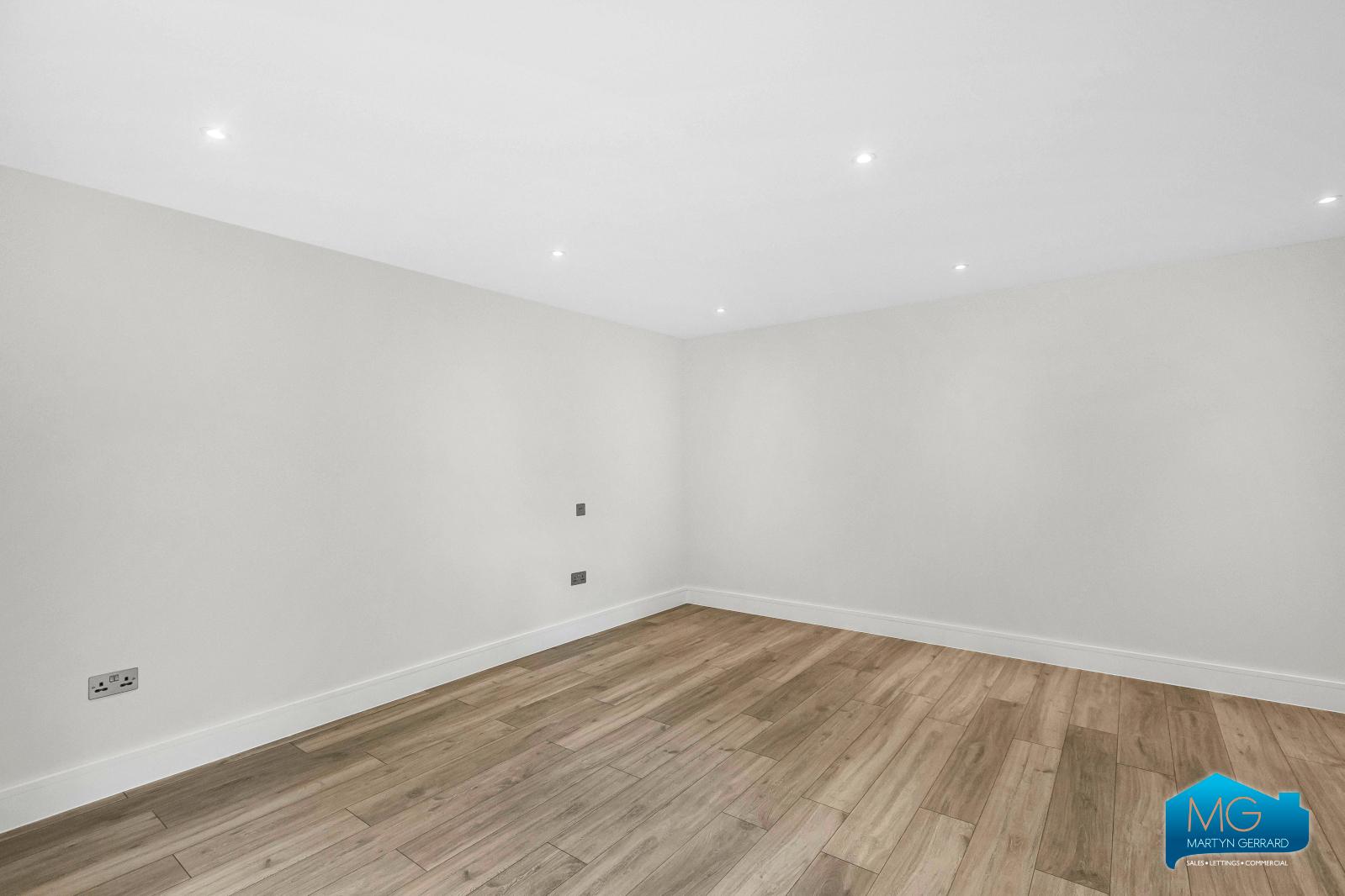 3 bedroom Ground Floor Flat to rent - Martyn Gerrard
