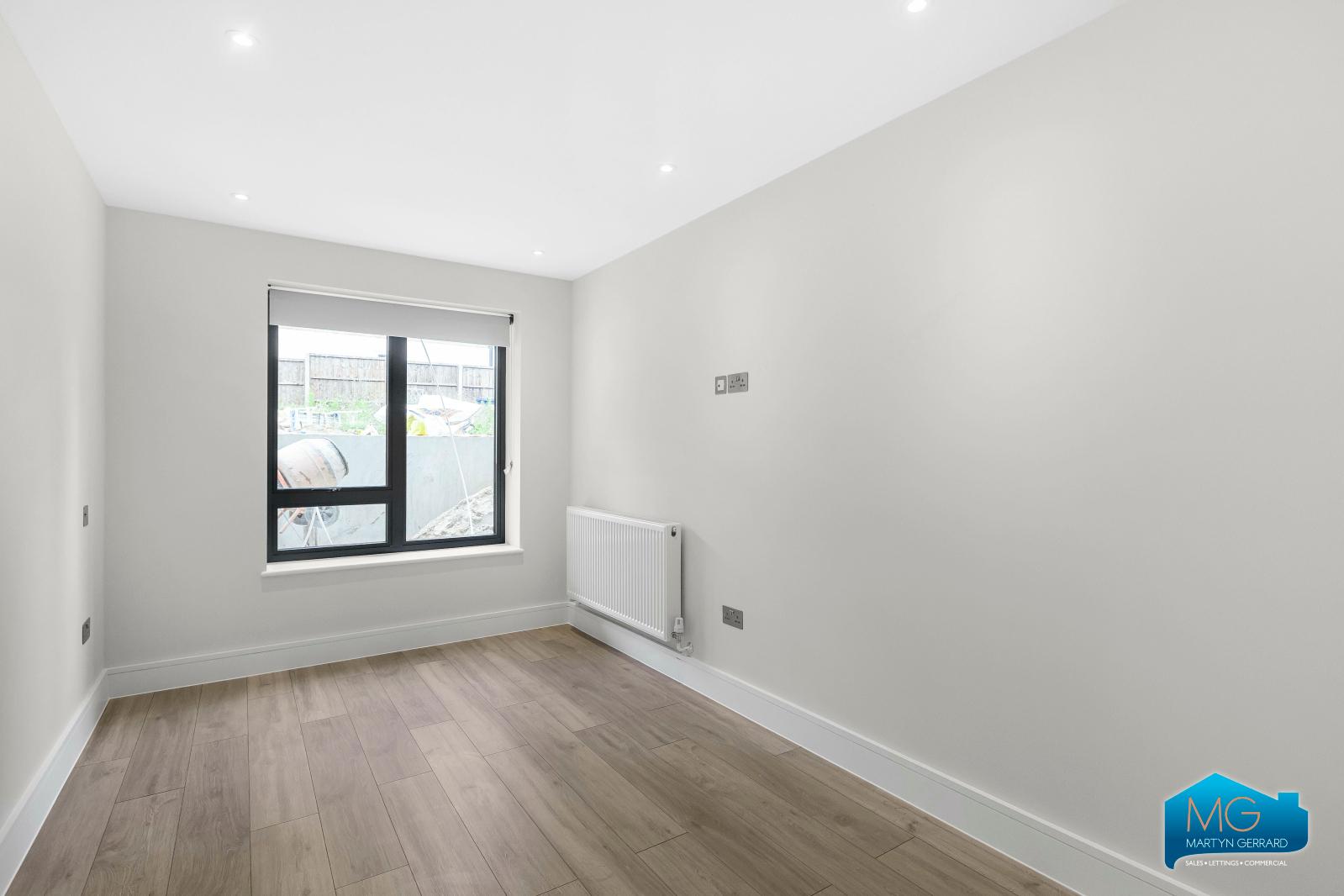 3 bedroom Ground Floor Flat to rent - Martyn Gerrard