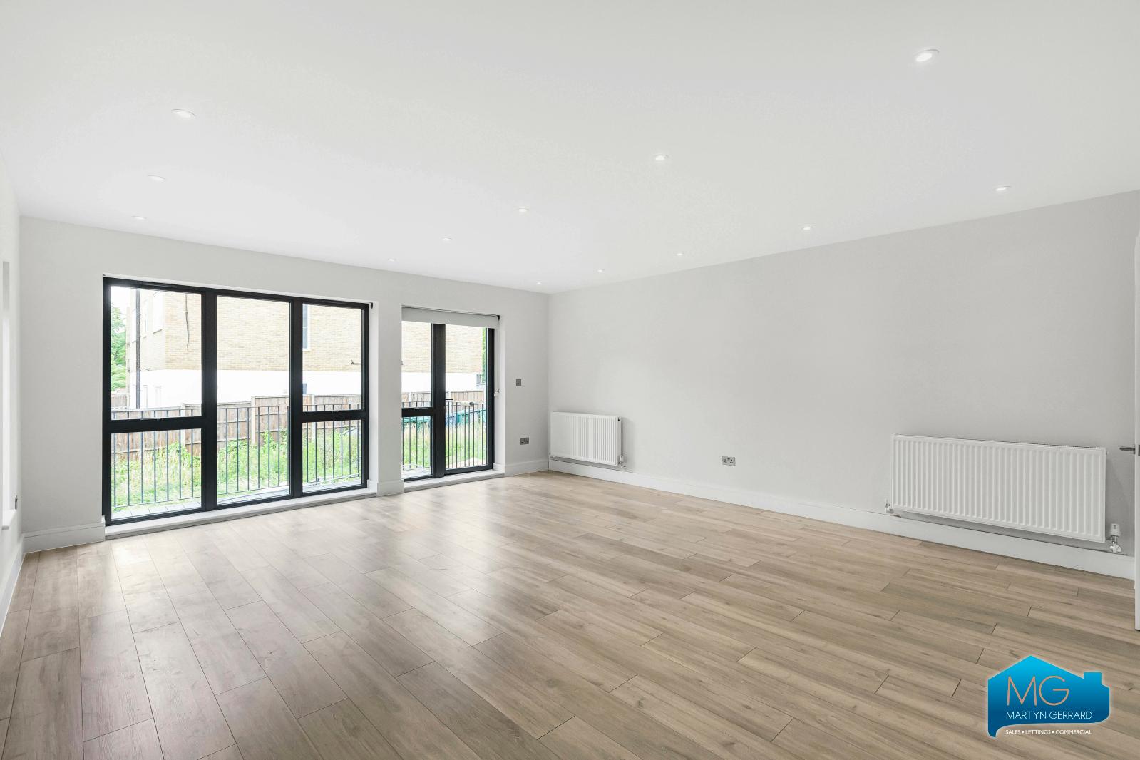 3 bedroom Ground Floor Flat to rent - Martyn Gerrard