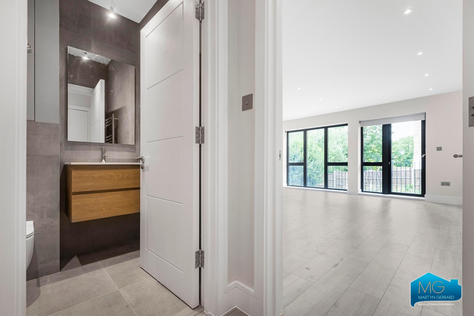 3 bedroom Ground Floor Flat to rent - Martyn Gerrard