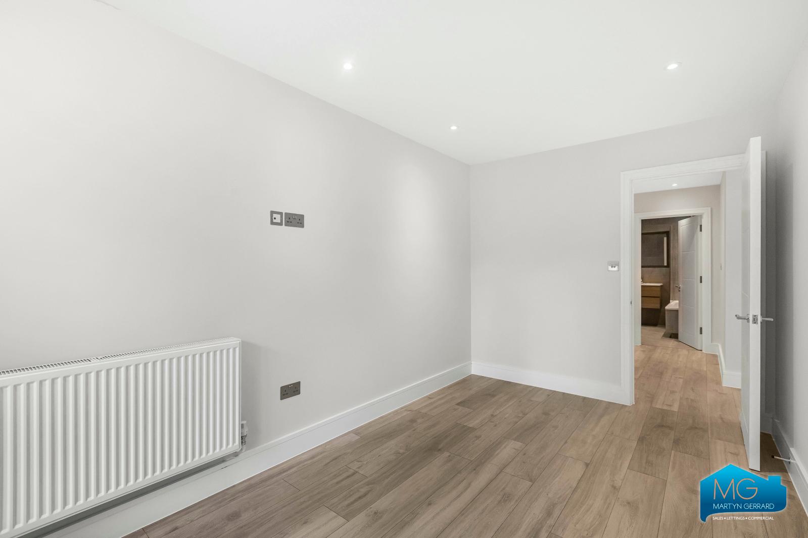 3 bedroom Ground Floor Flat to rent - Martyn Gerrard