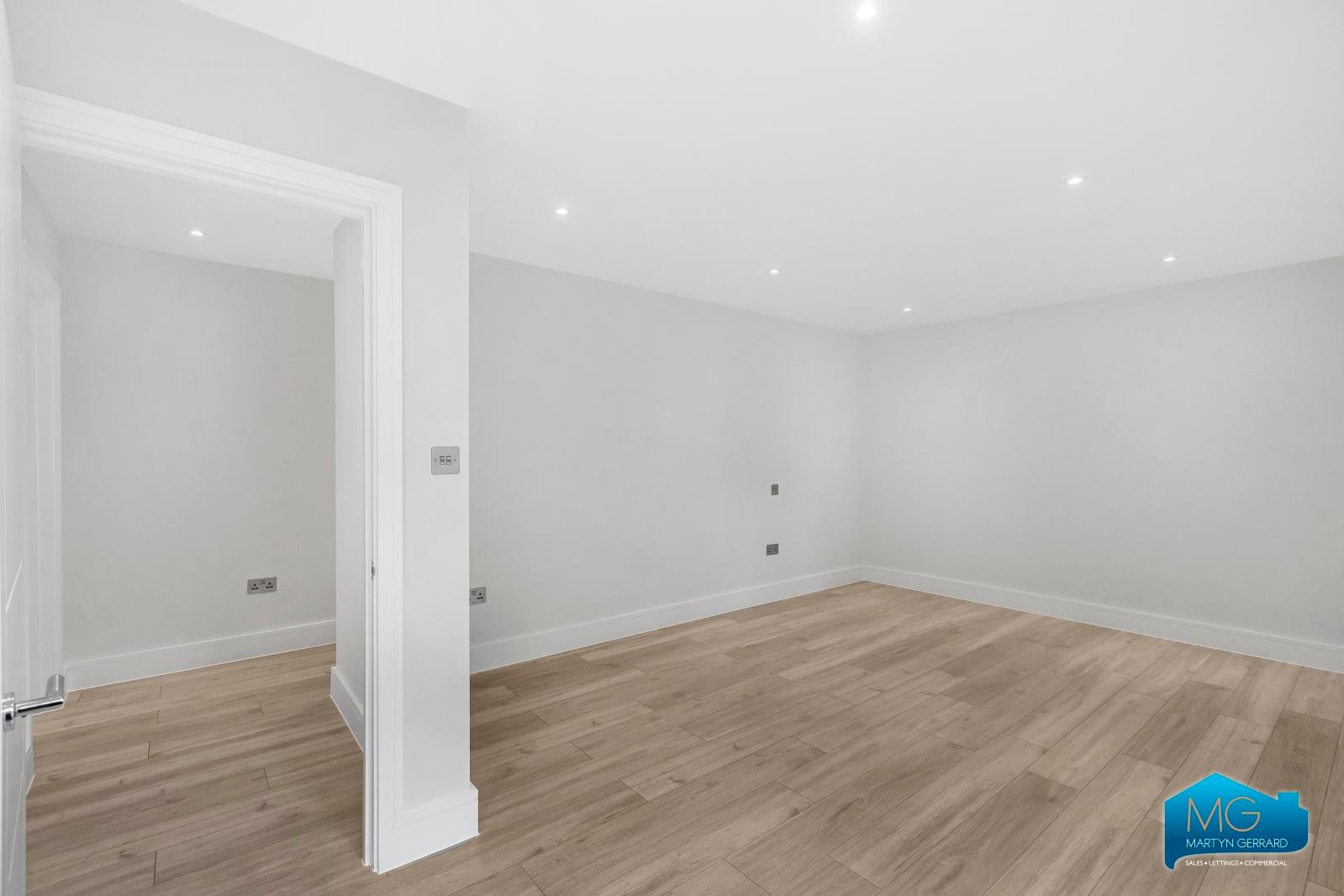 3 bedroom Ground Floor Flat to rent - Martyn Gerrard