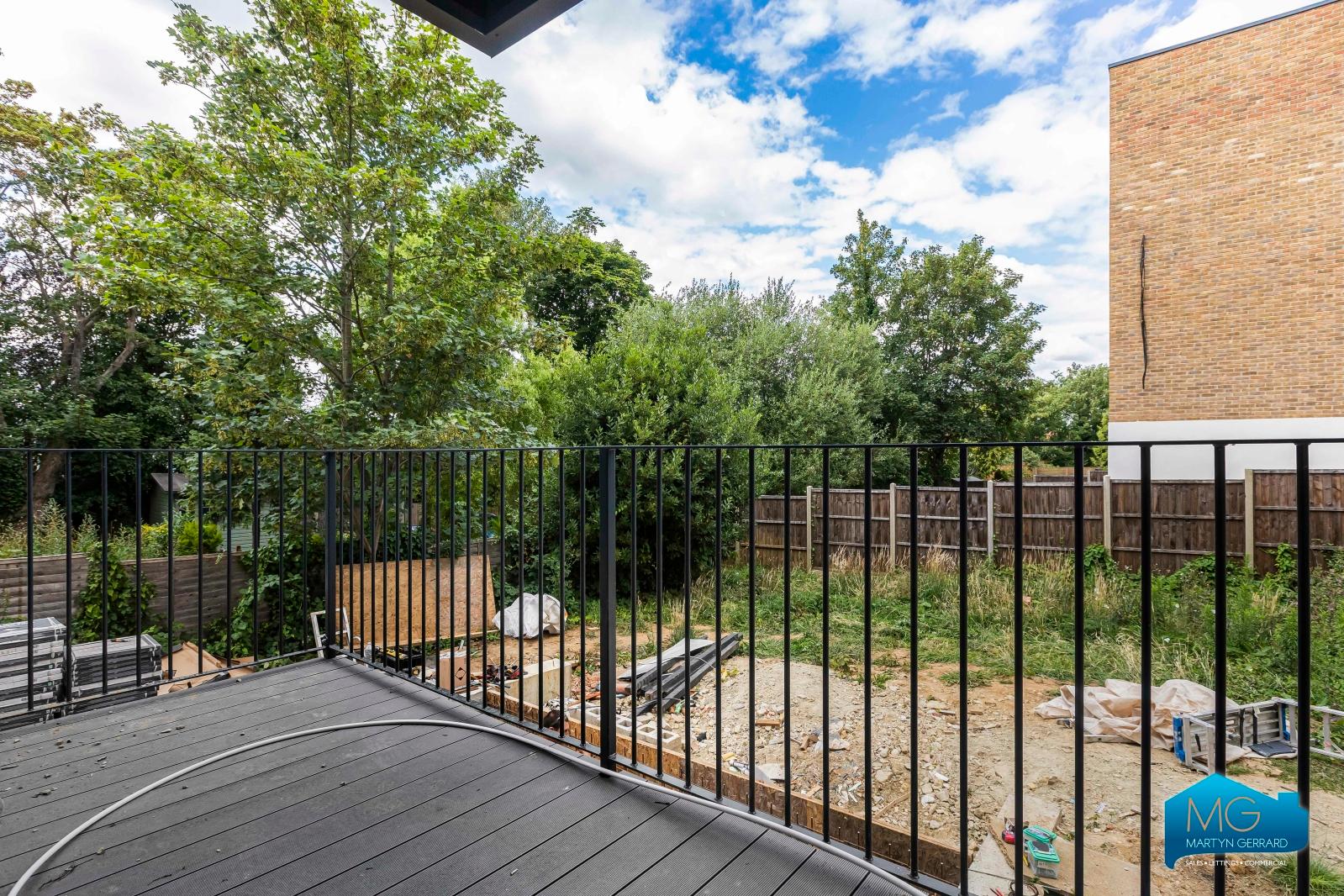 3 bedroom Ground Floor Flat to rent - Martyn Gerrard