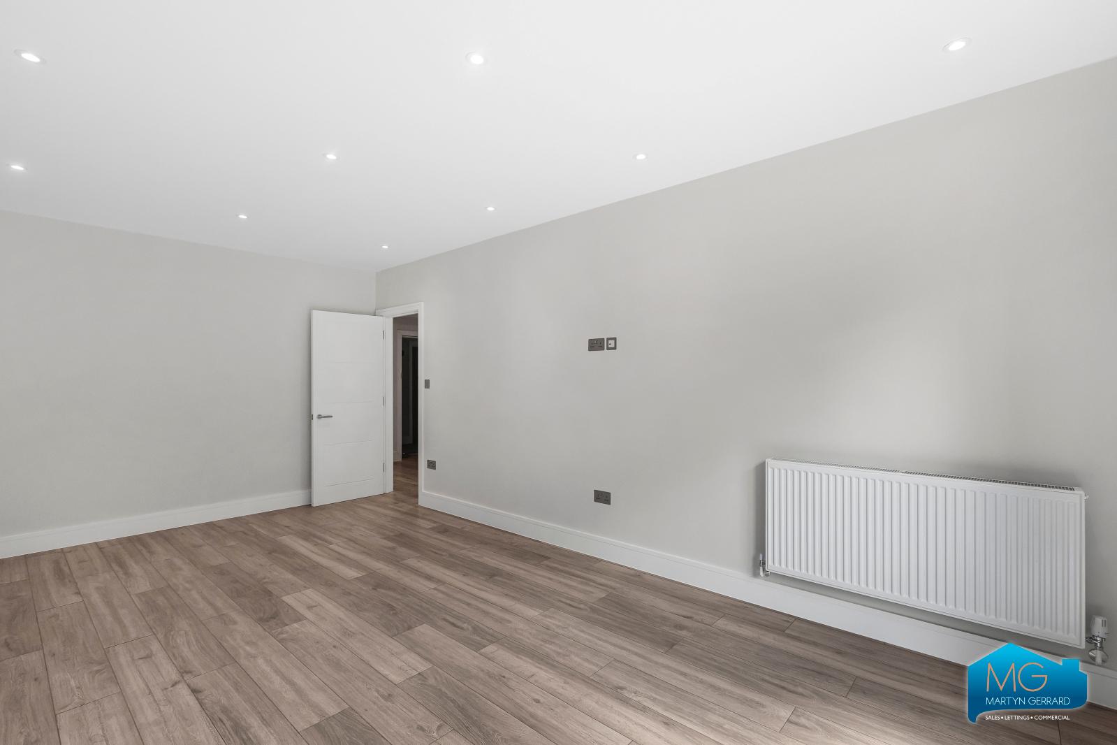 1 bedroom Ground Floor Flat to rent - Martyn Gerrard