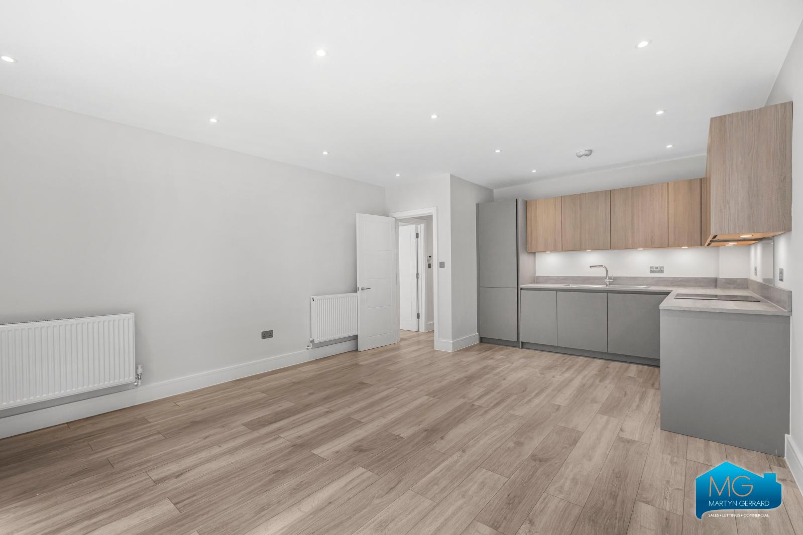 1 bedroom Ground Floor Flat to rent - Martyn Gerrard