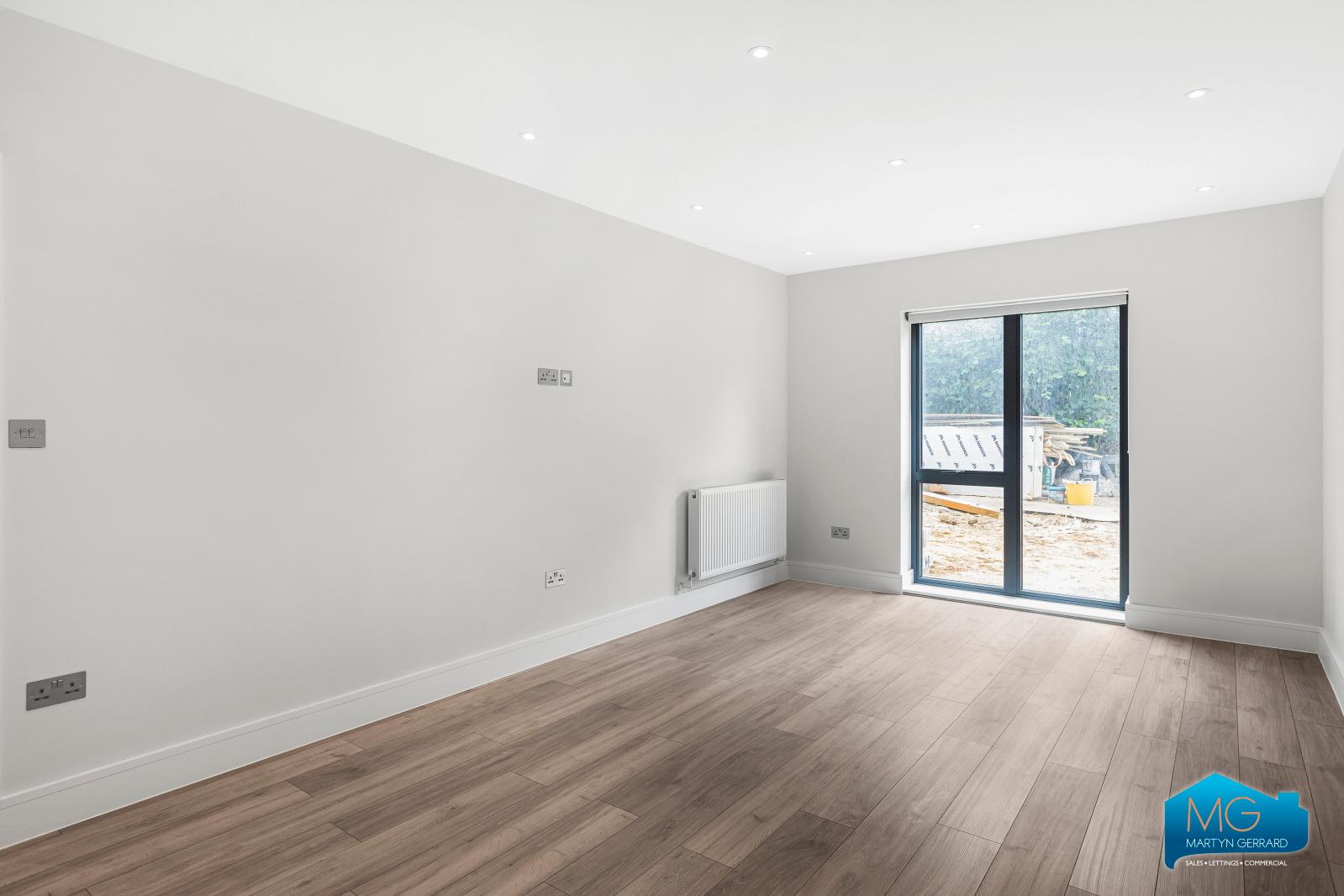 1 bedroom Ground Floor Flat to rent - Martyn Gerrard