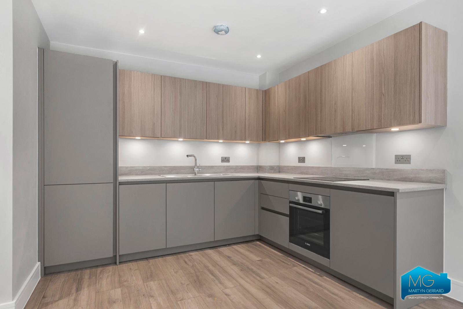 1 bedroom Ground Floor Flat to rent - Martyn Gerrard