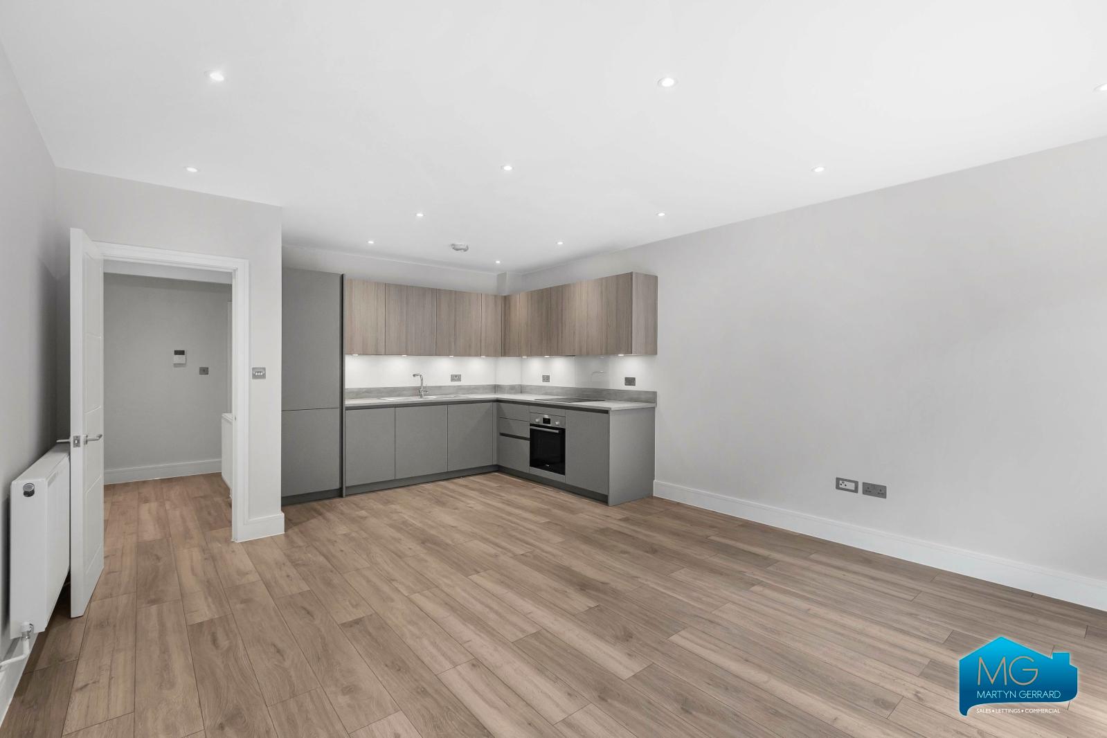 1 bedroom Ground Floor Flat to rent - Martyn Gerrard