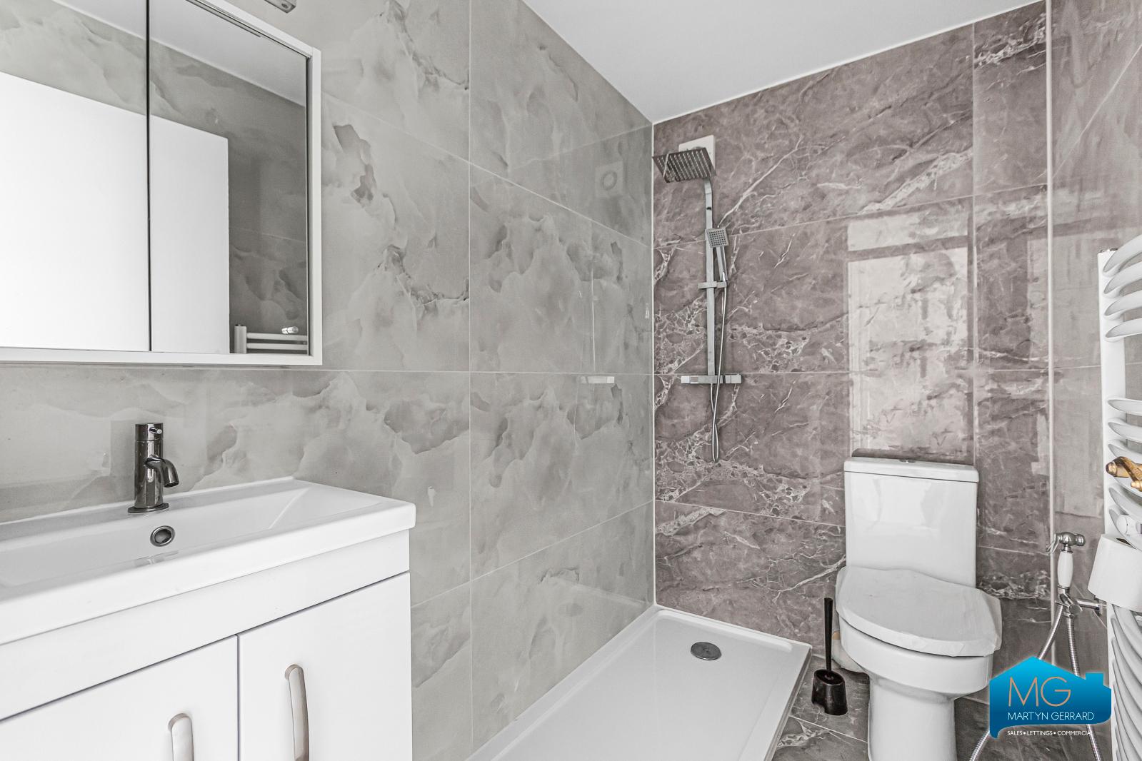 2 bedroom Apartment to rent - Martyn Gerrard