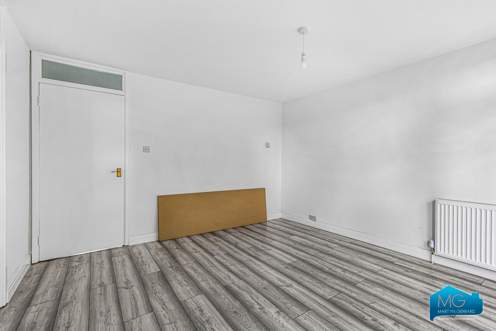 2 bedroom Apartment to rent - Martyn Gerrard