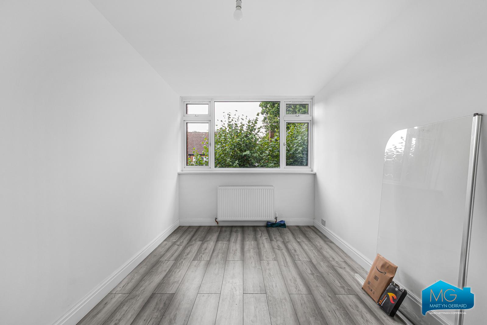 2 bedroom Apartment to rent - Martyn Gerrard