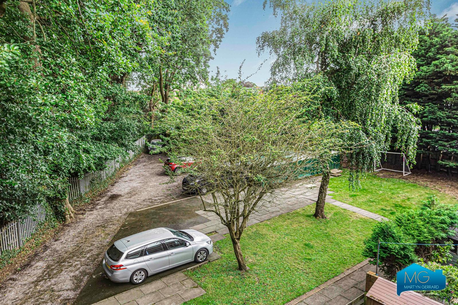 2 bedroom Apartment to rent - Martyn Gerrard