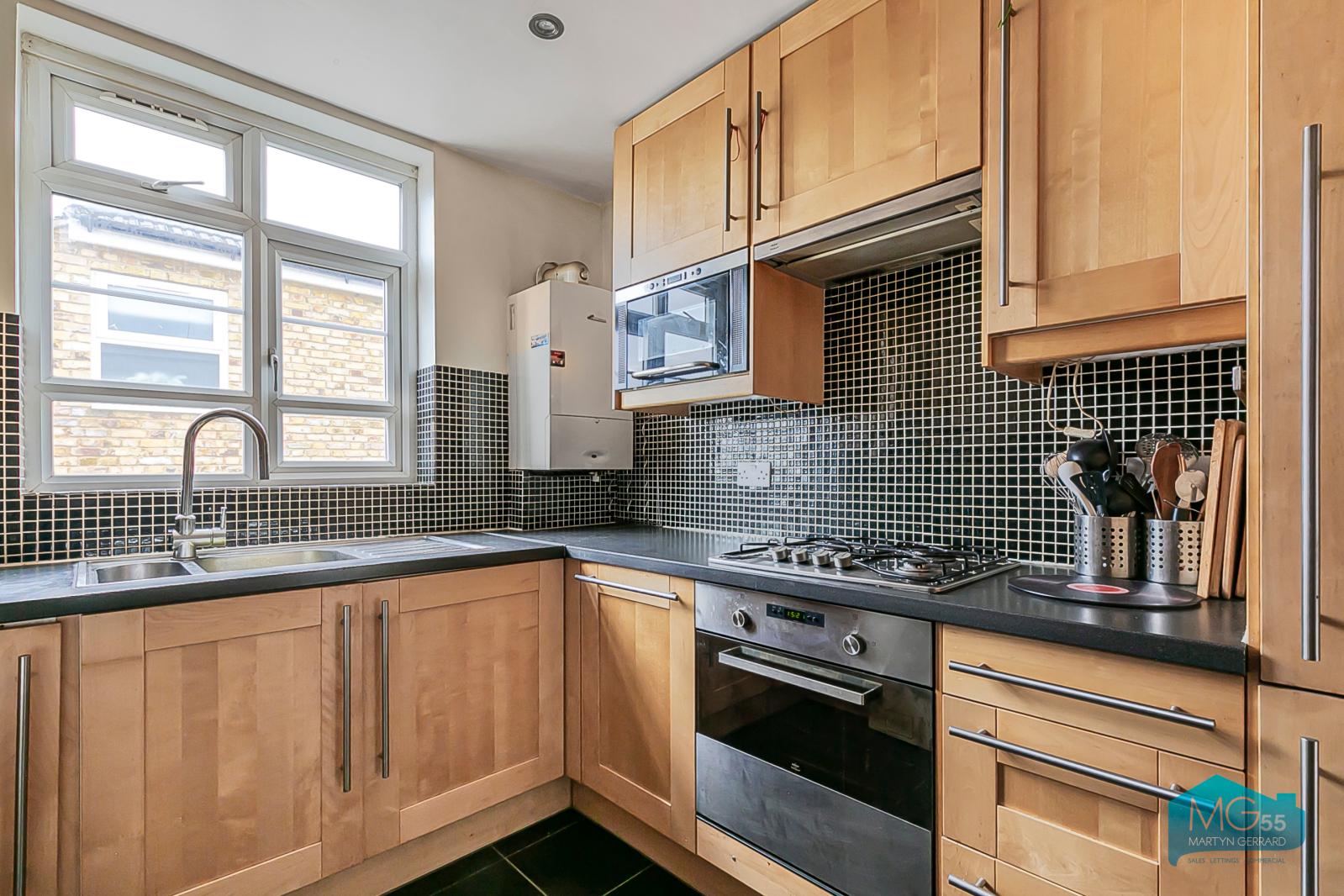 2 bedroom Apartment to rent - Martyn Gerrard