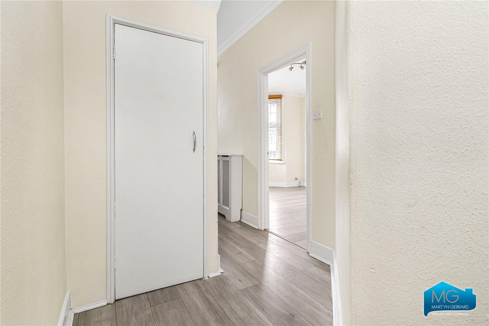 2 bedroom Ground Floor Flat to rent - Martyn Gerrard