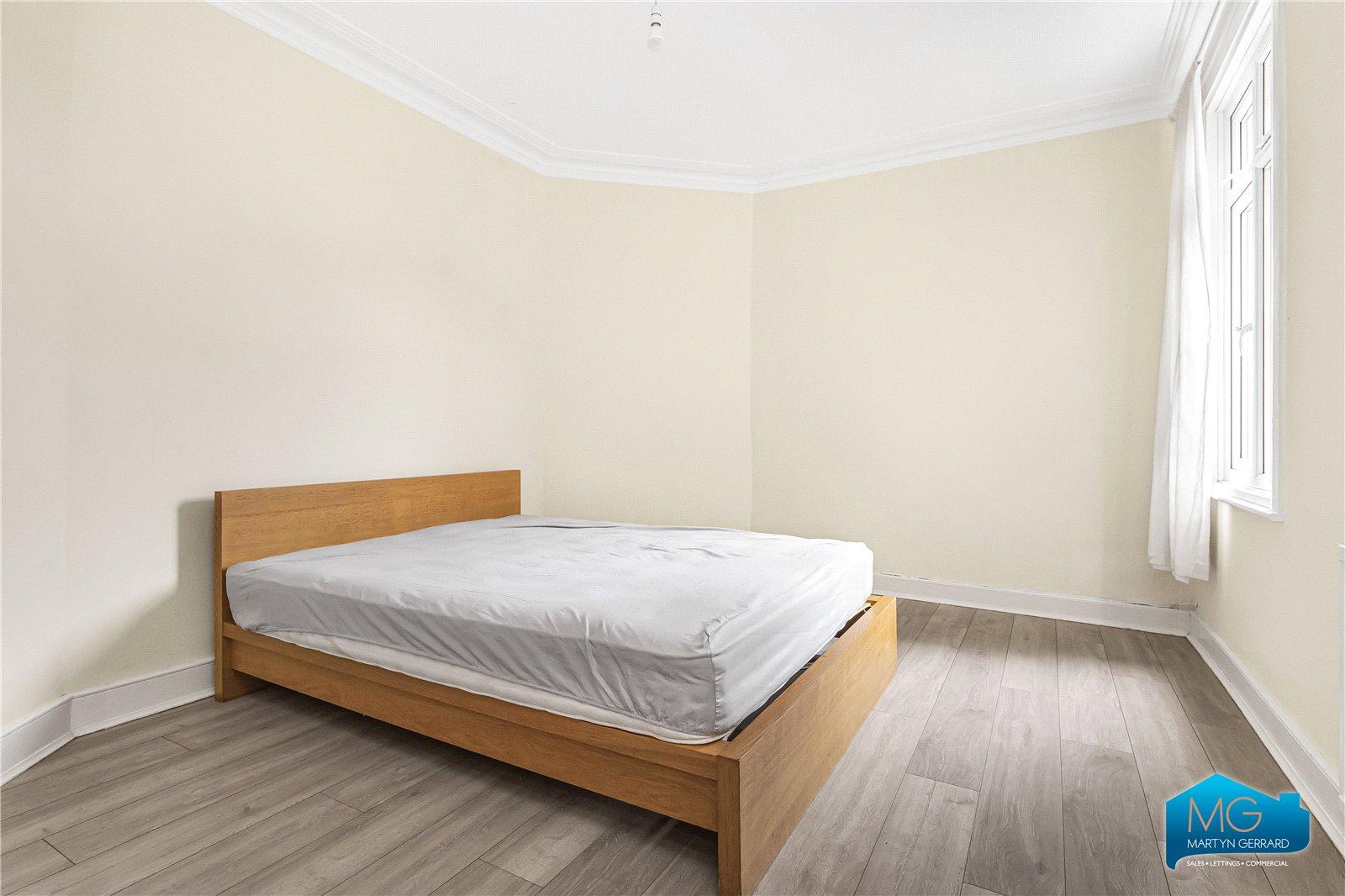 2 bedroom Ground Floor Flat to rent - Martyn Gerrard
