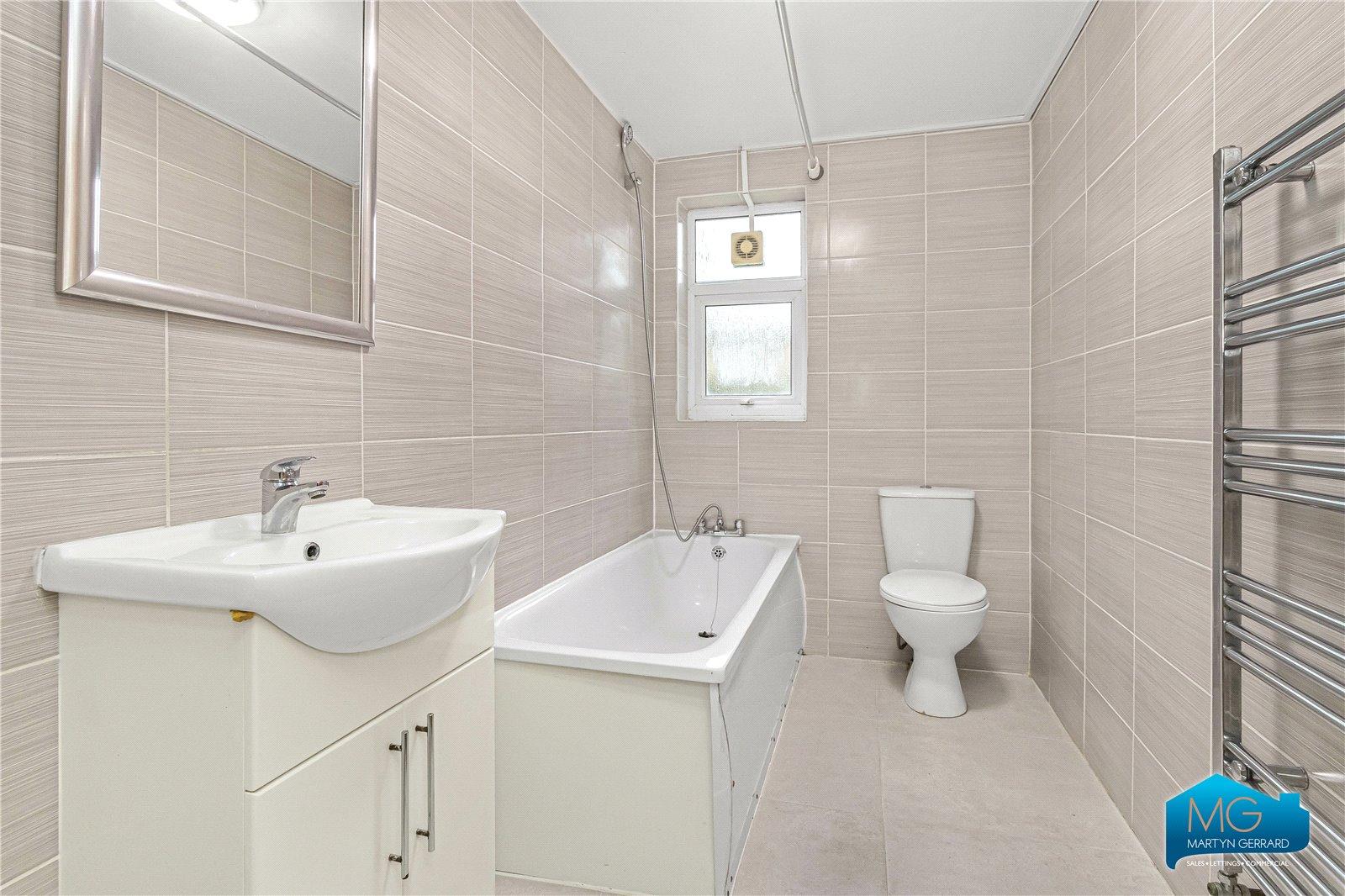 2 bedroom Ground Floor Flat to rent - Martyn Gerrard