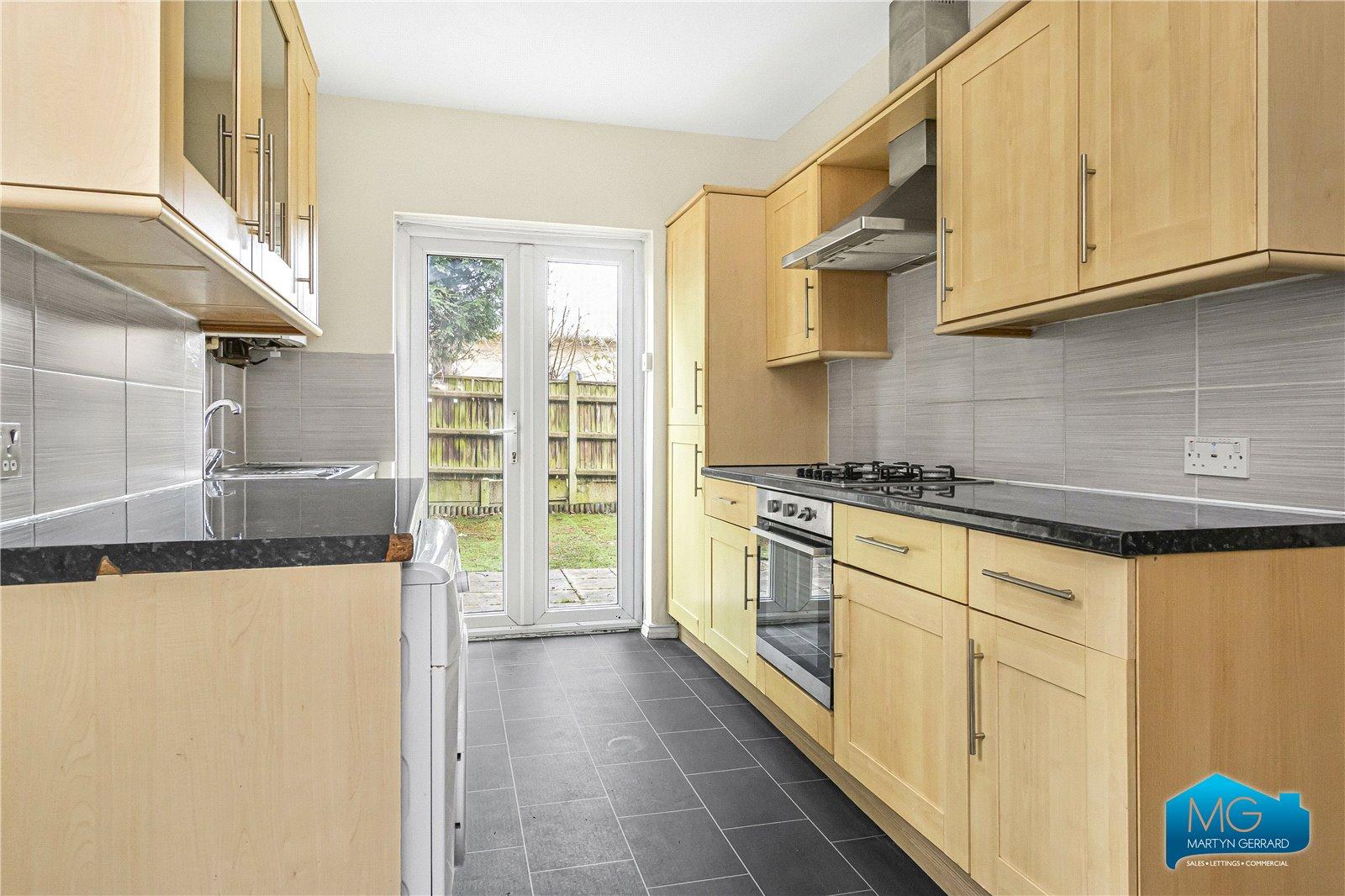 2 bedroom Ground Floor Flat to rent - Martyn Gerrard