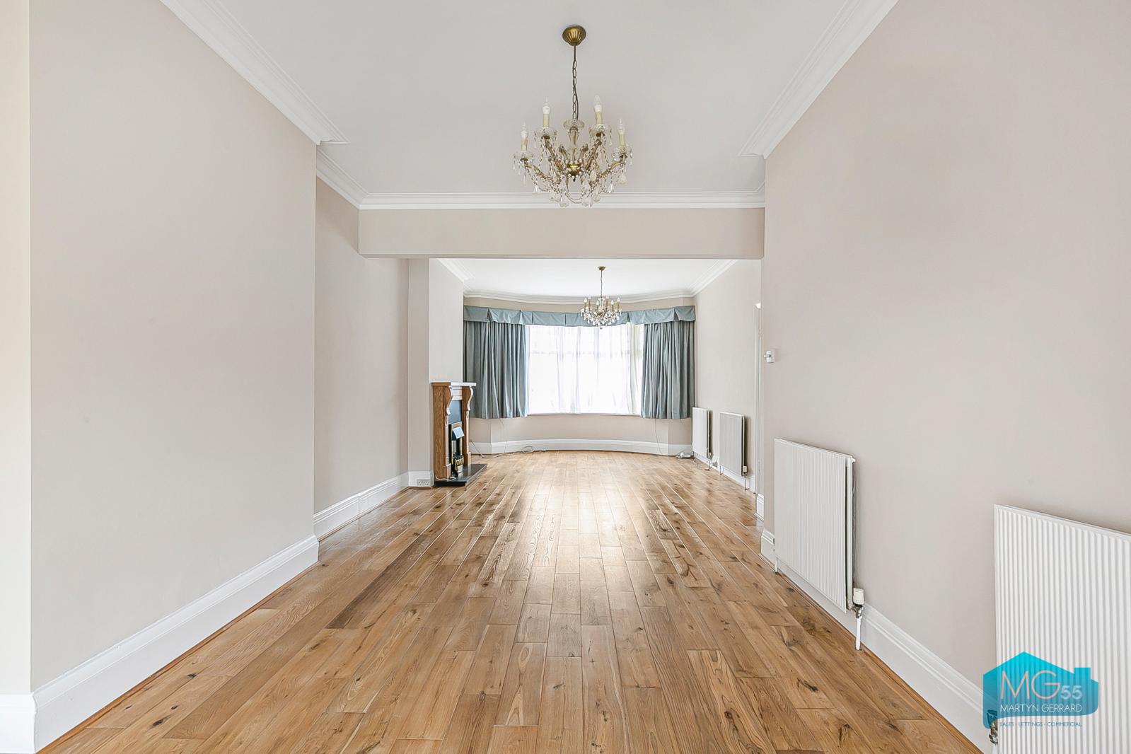 3 bedroom Semi-Detached House to rent - Martyn Gerrard