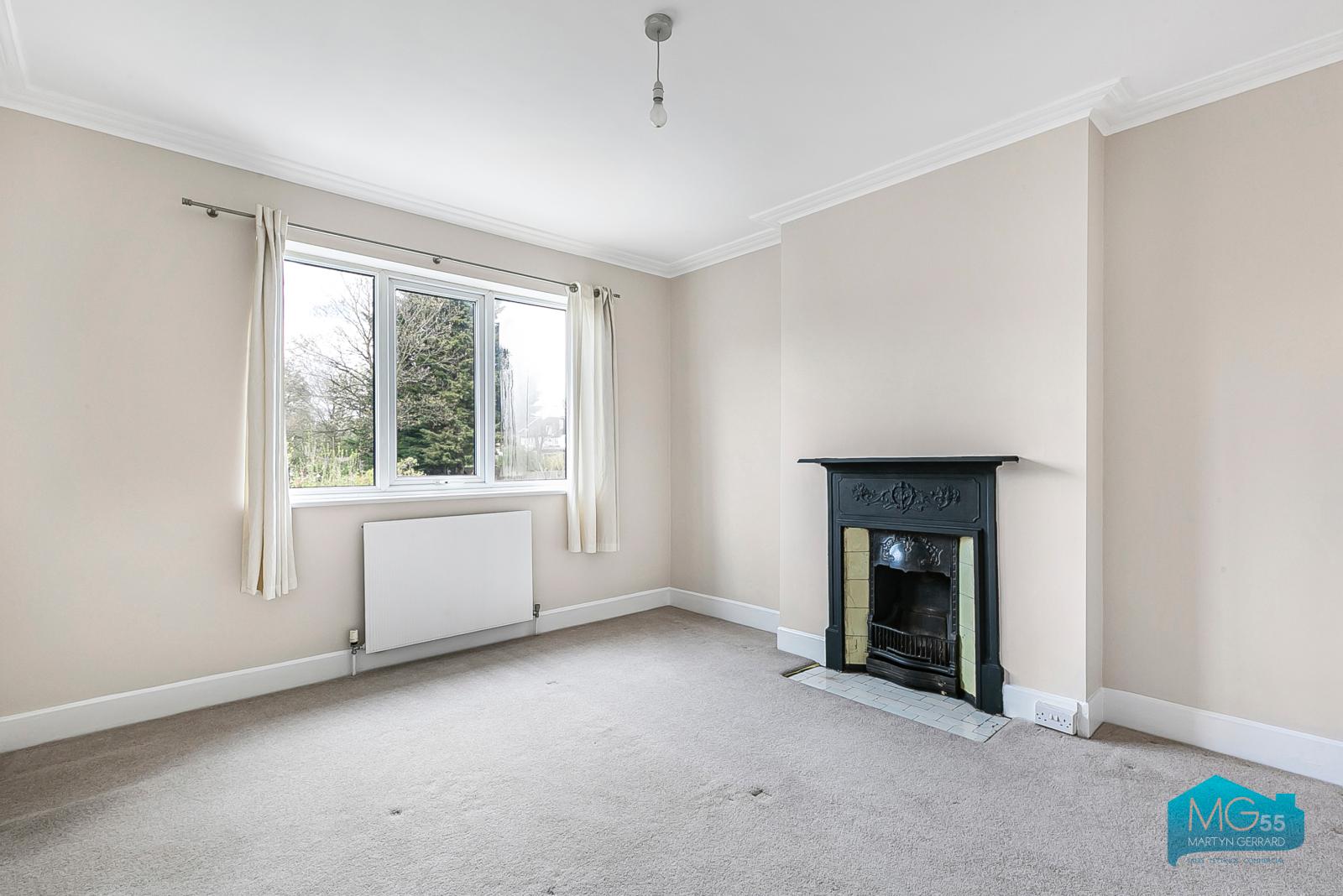 3 bedroom Semi-Detached House to rent - Martyn Gerrard