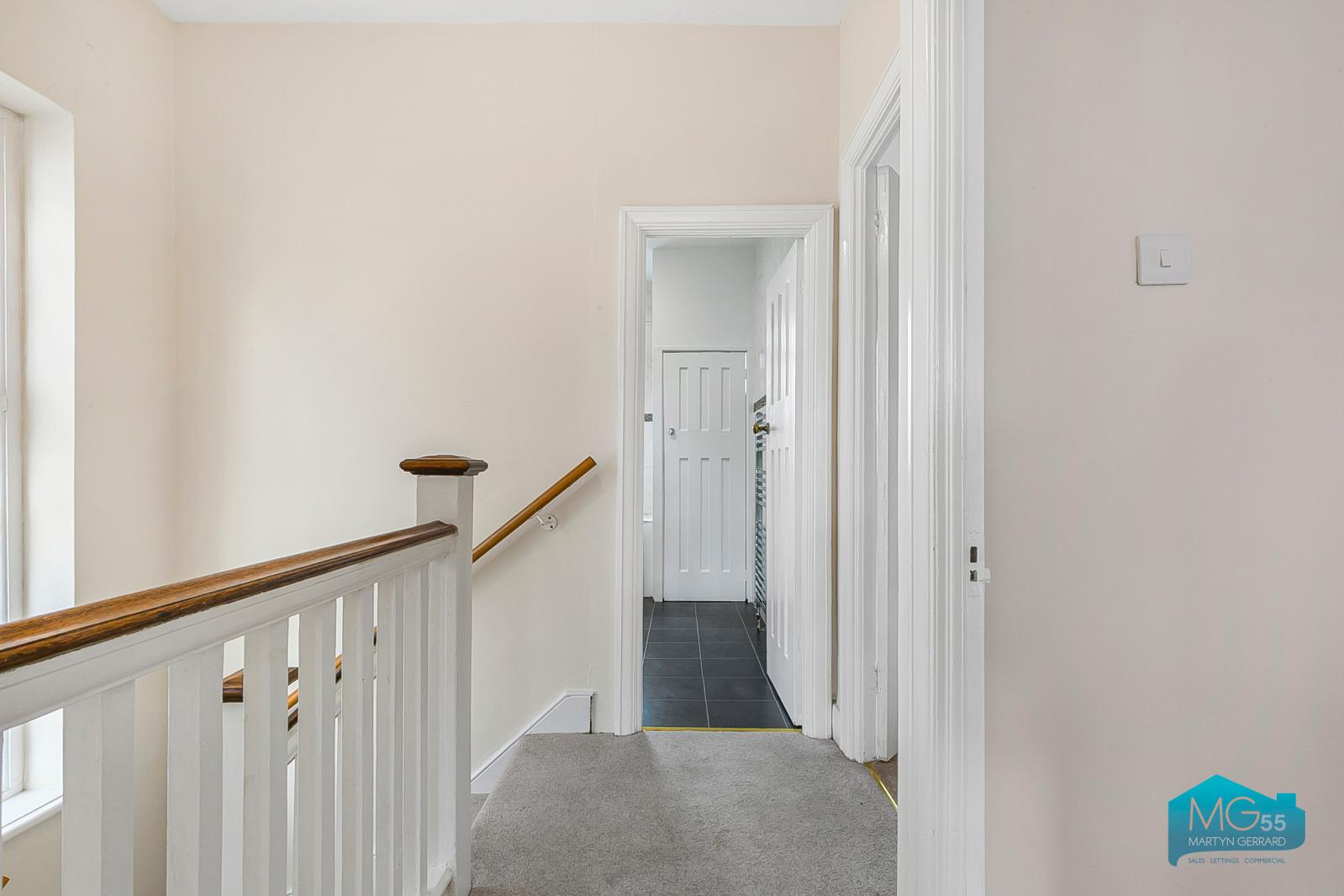 3 bedroom Semi-Detached House to rent - Martyn Gerrard