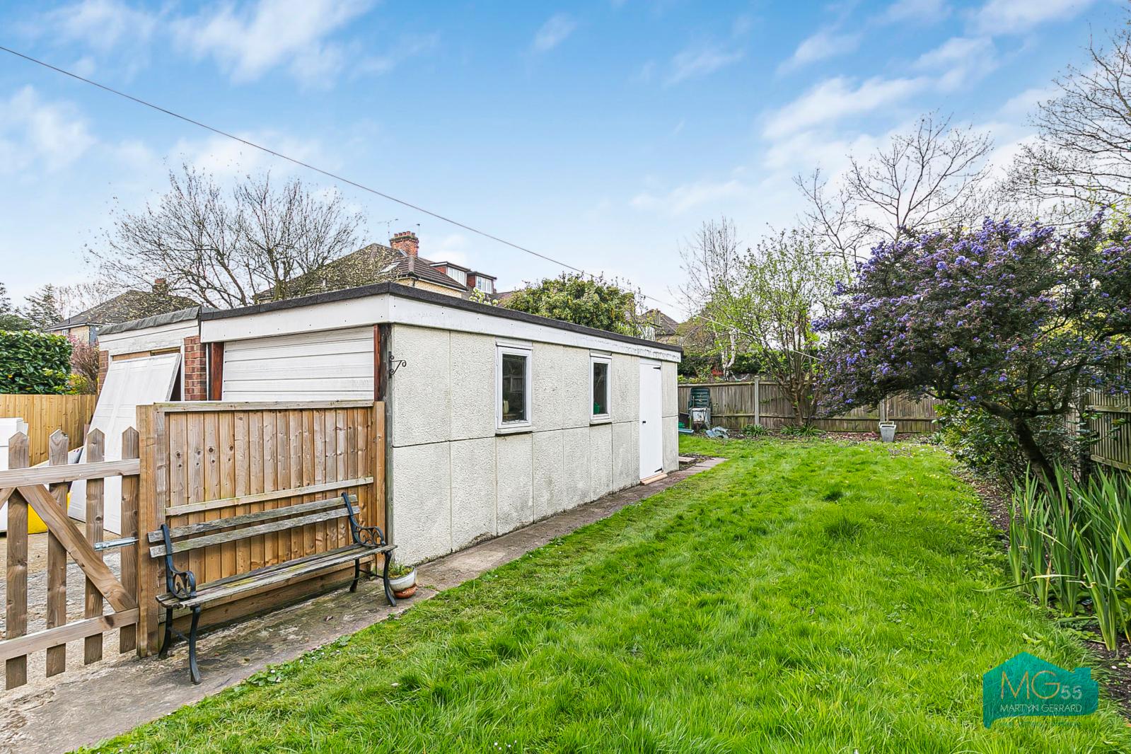 3 bedroom Semi-Detached House to rent - Martyn Gerrard