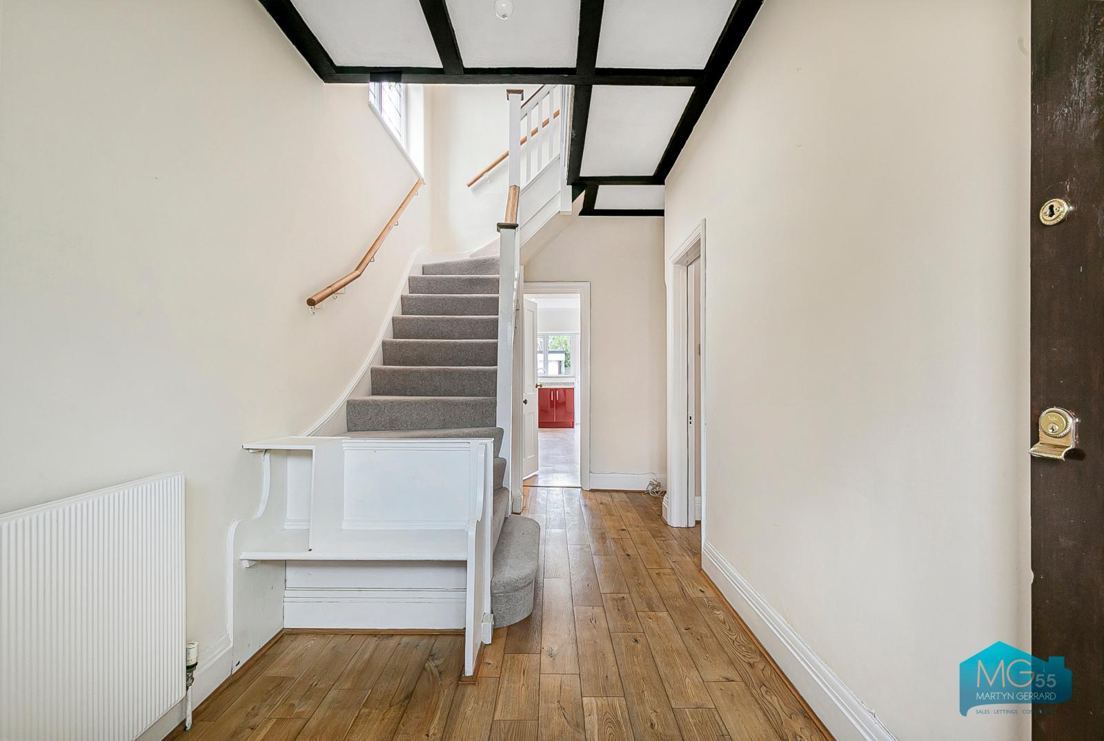 3 bedroom Semi-Detached House to rent - Martyn Gerrard